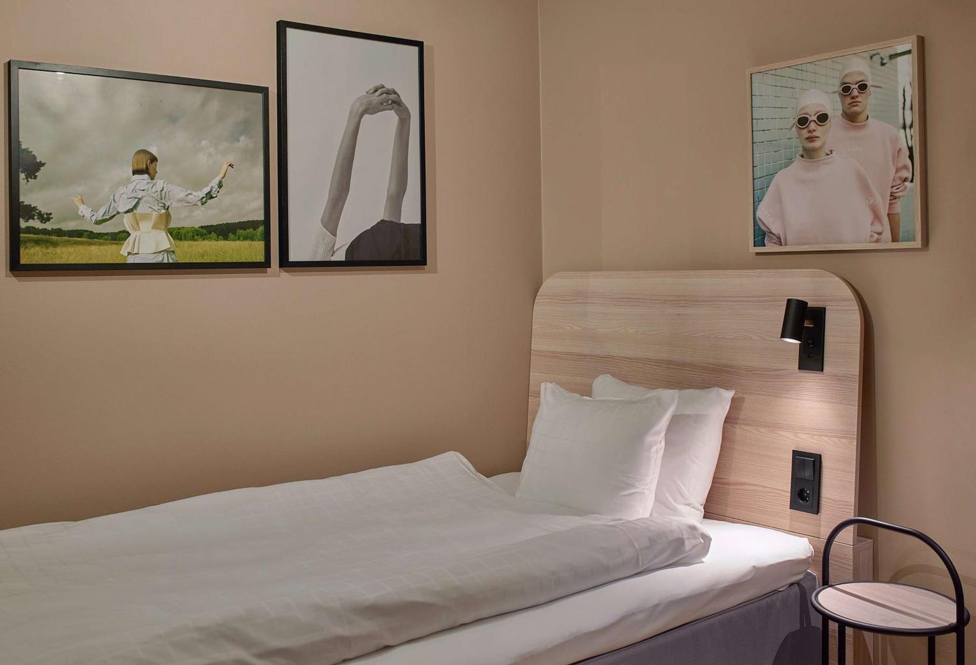 Standard Single Room,1649880561:JPEG