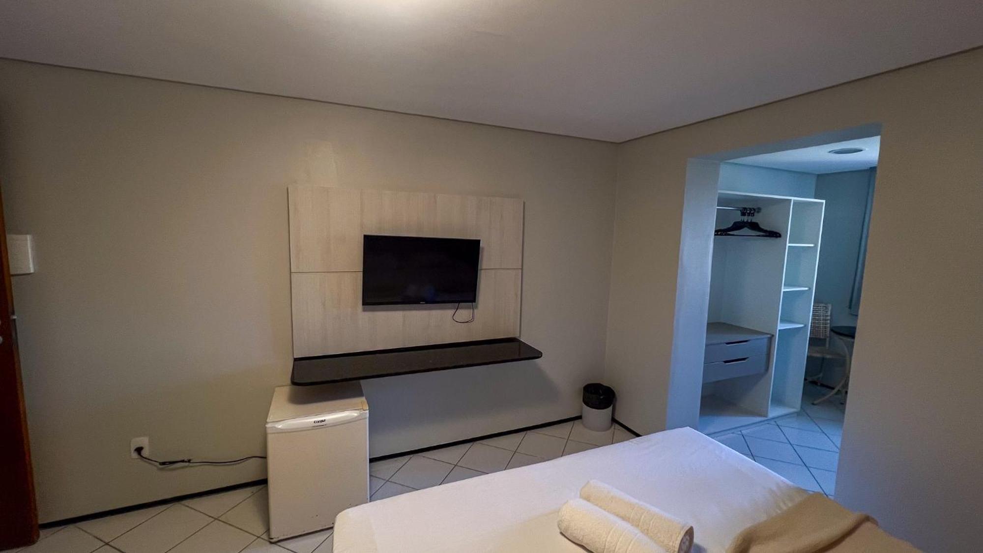 Standard Suite,1649892293:JPEG