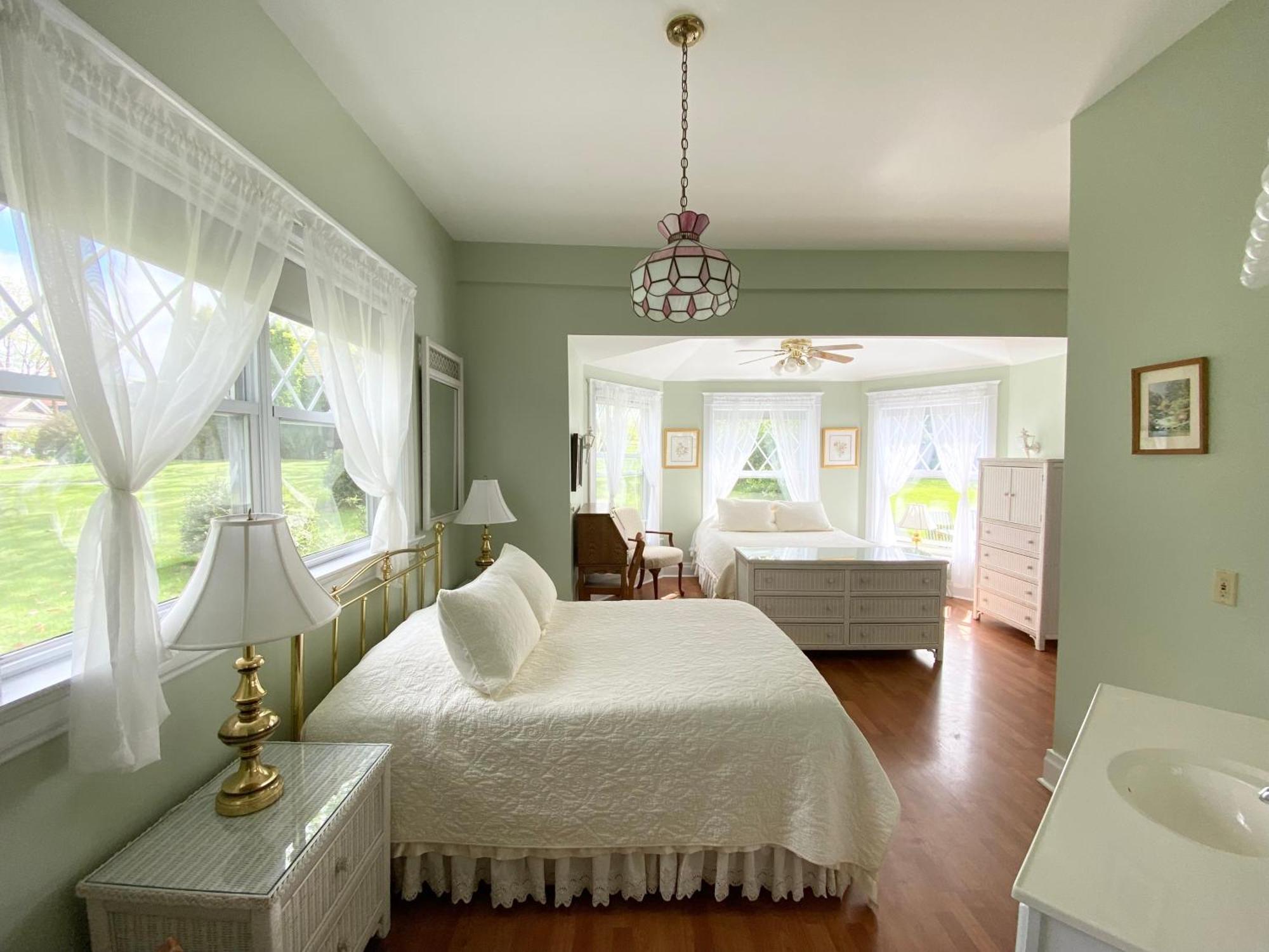 Queen Suite