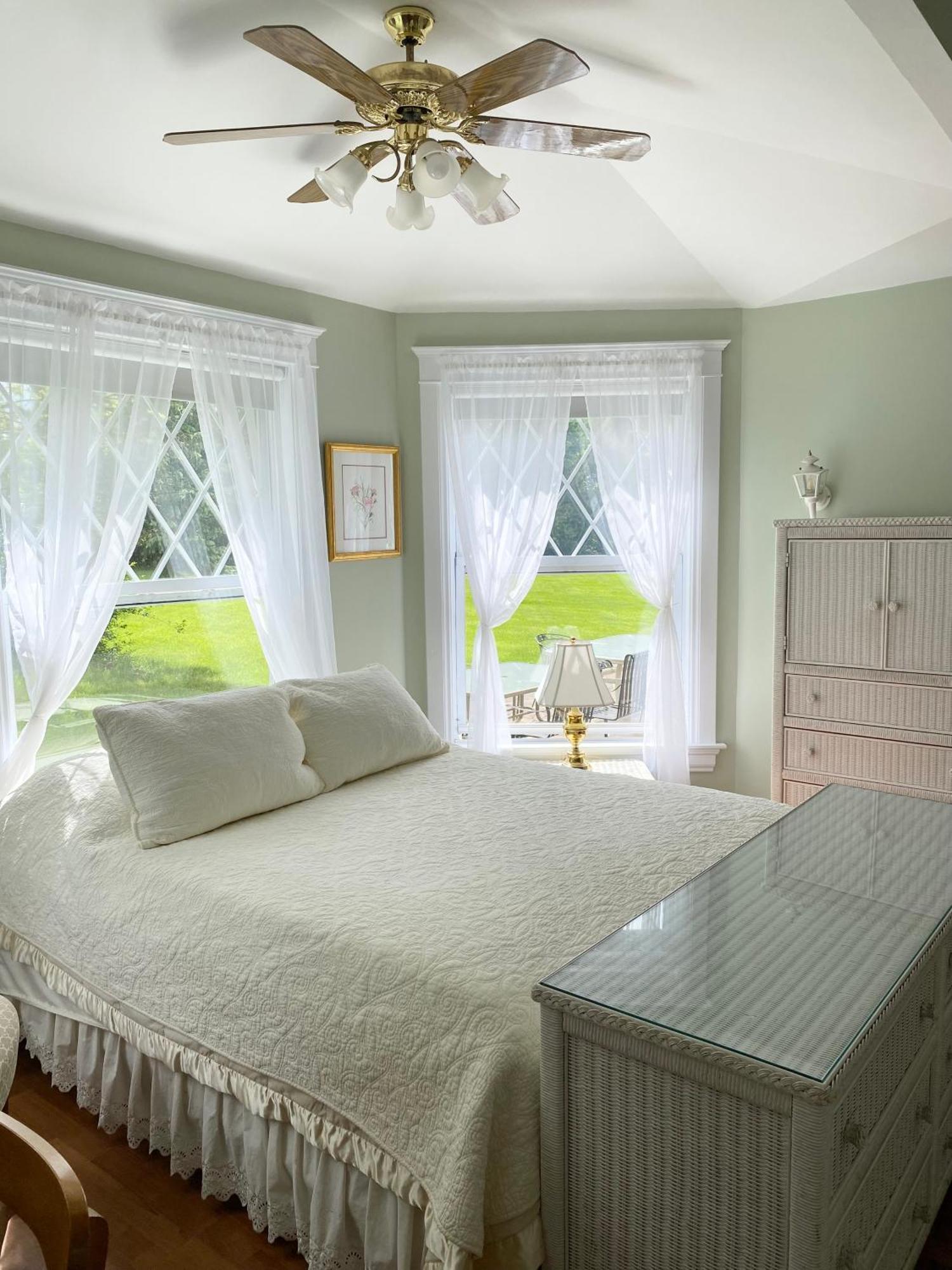 Queen Suite