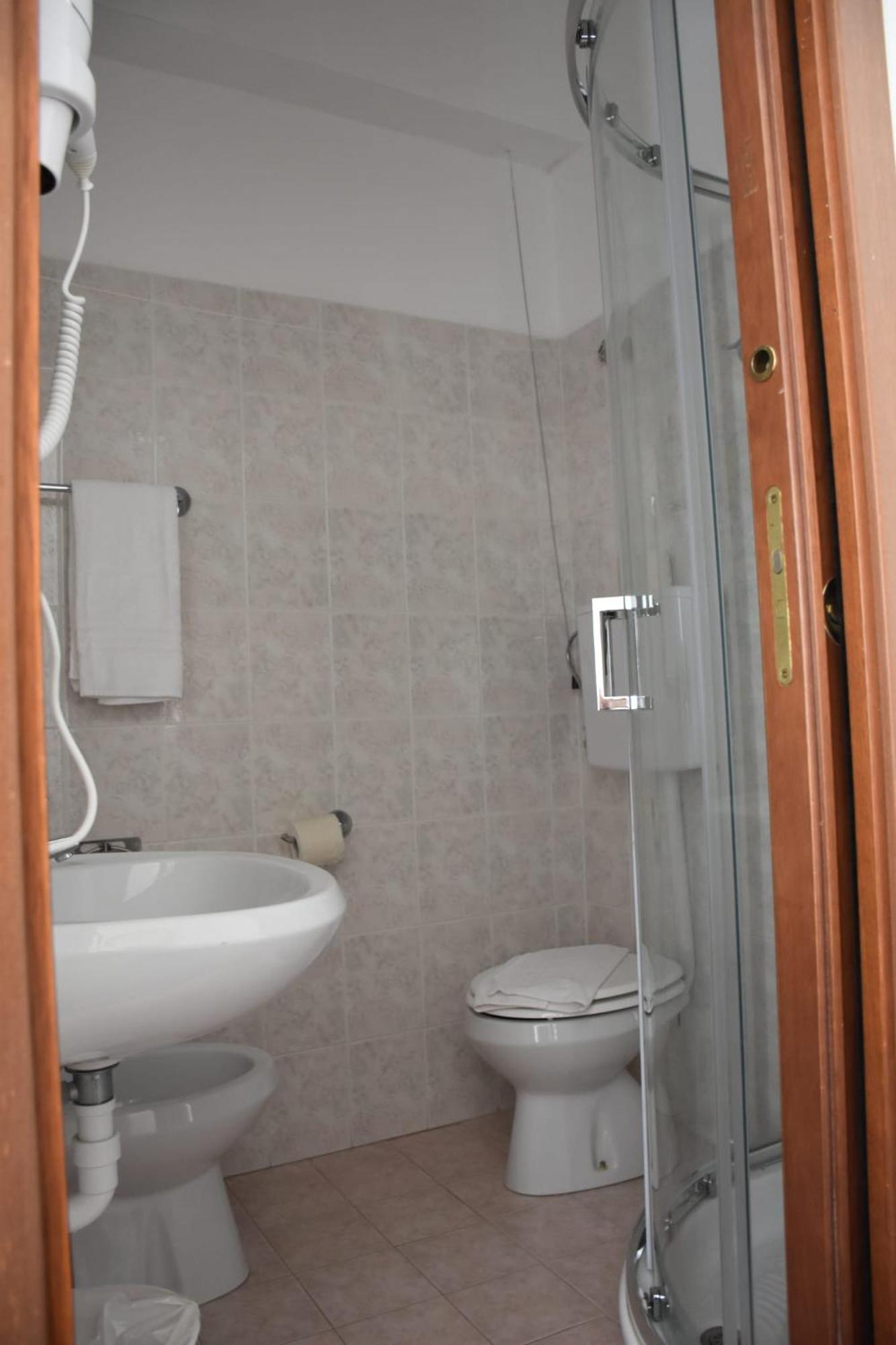 Single Room,1649938559:JPEG