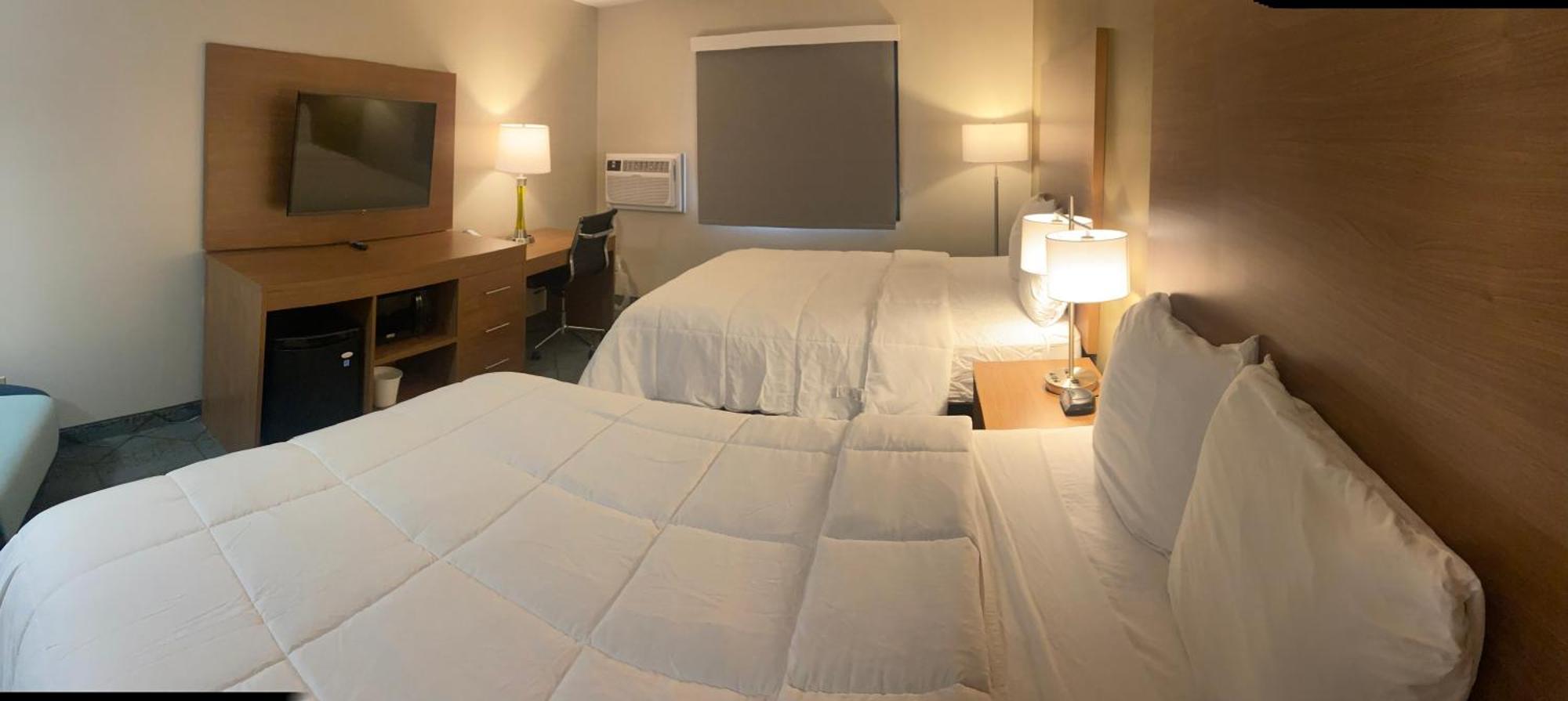 Queen Room Two Queen Beds Non-Smoking