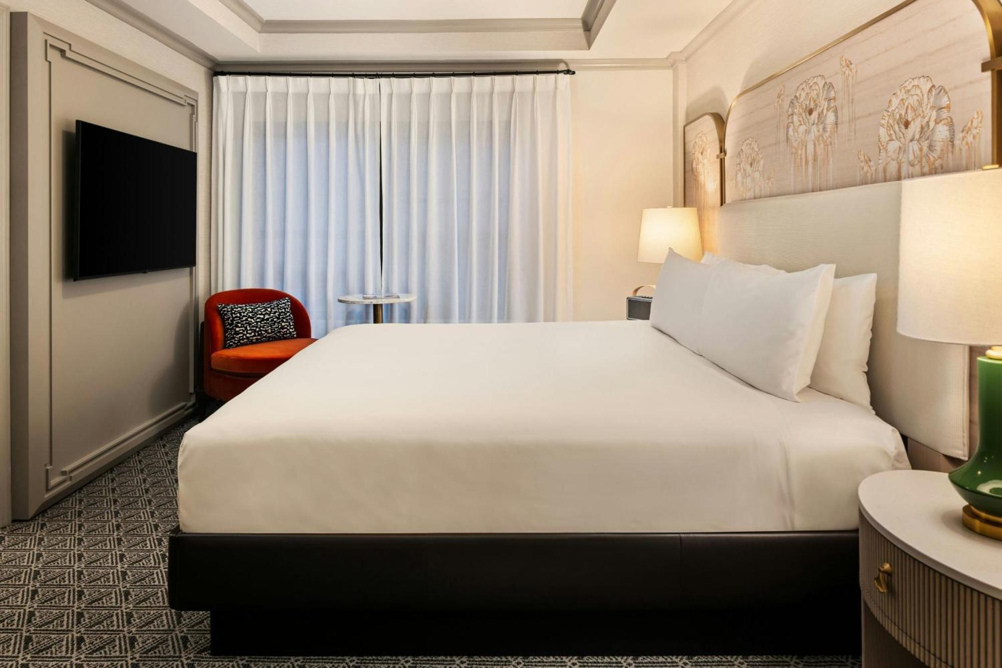 Standard Queen Room