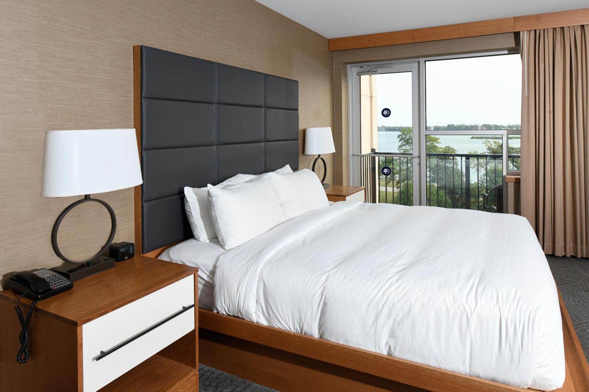 King Room Balcony River View,1551446110:JPEG