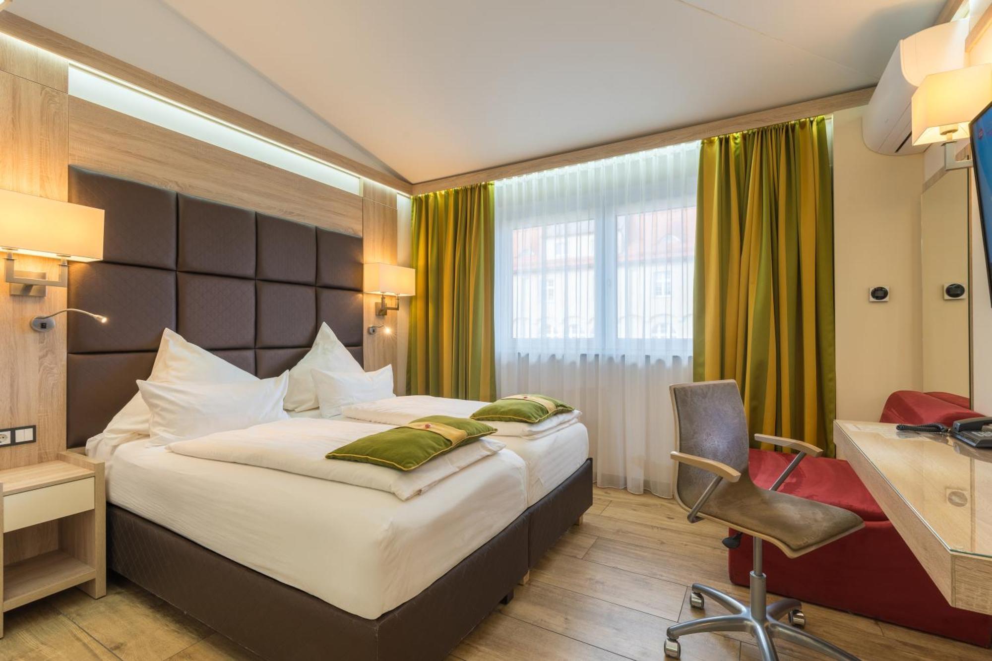 Standard Twin Room,1650008027:JPEG