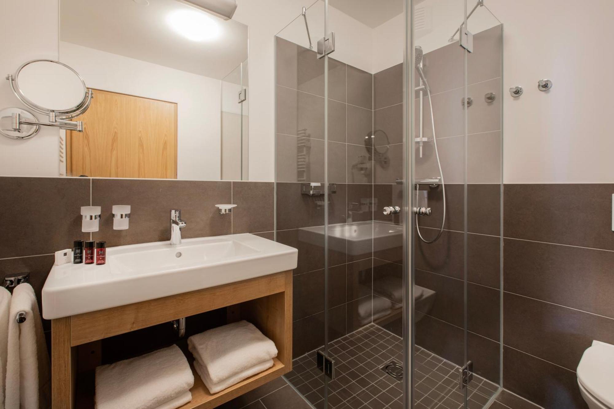 Five-Bedroom Apartment,1747041251:JPEG