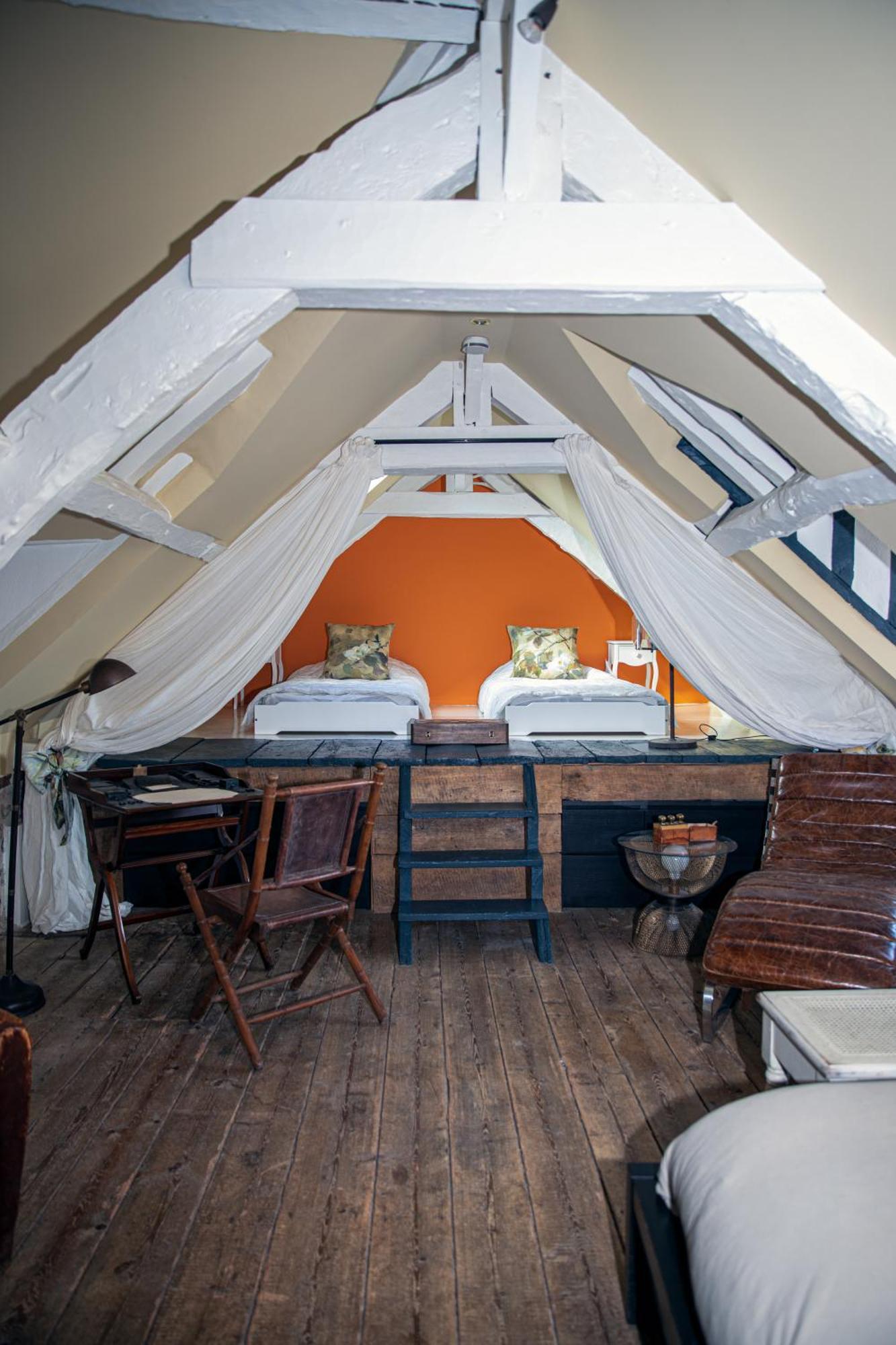 One-Bedroom Apartment with Terrace