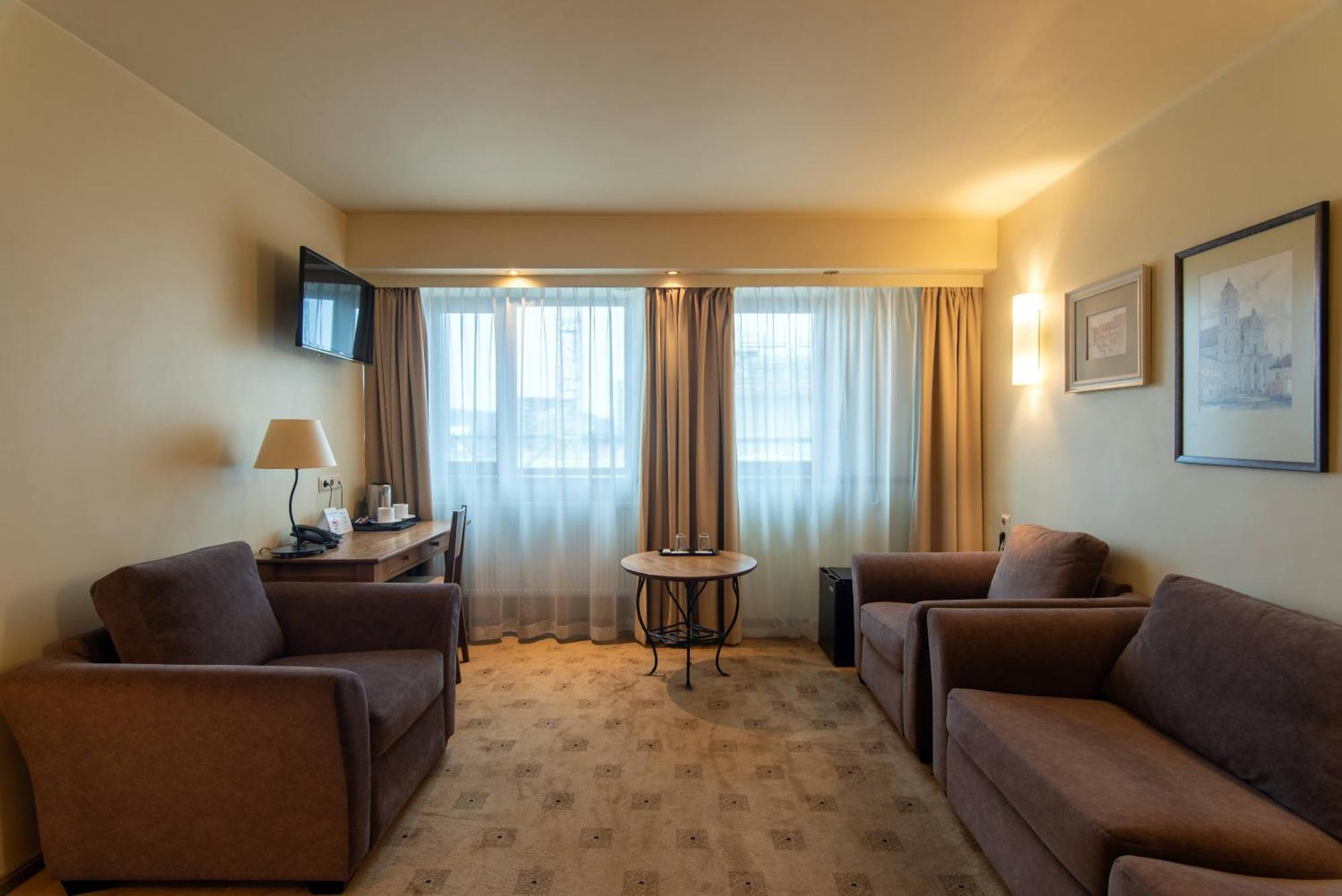 Queen Suite