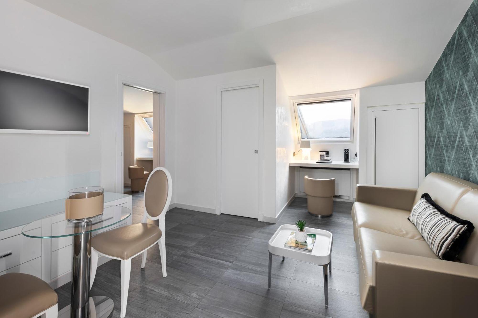 Suite Spa Access Attic