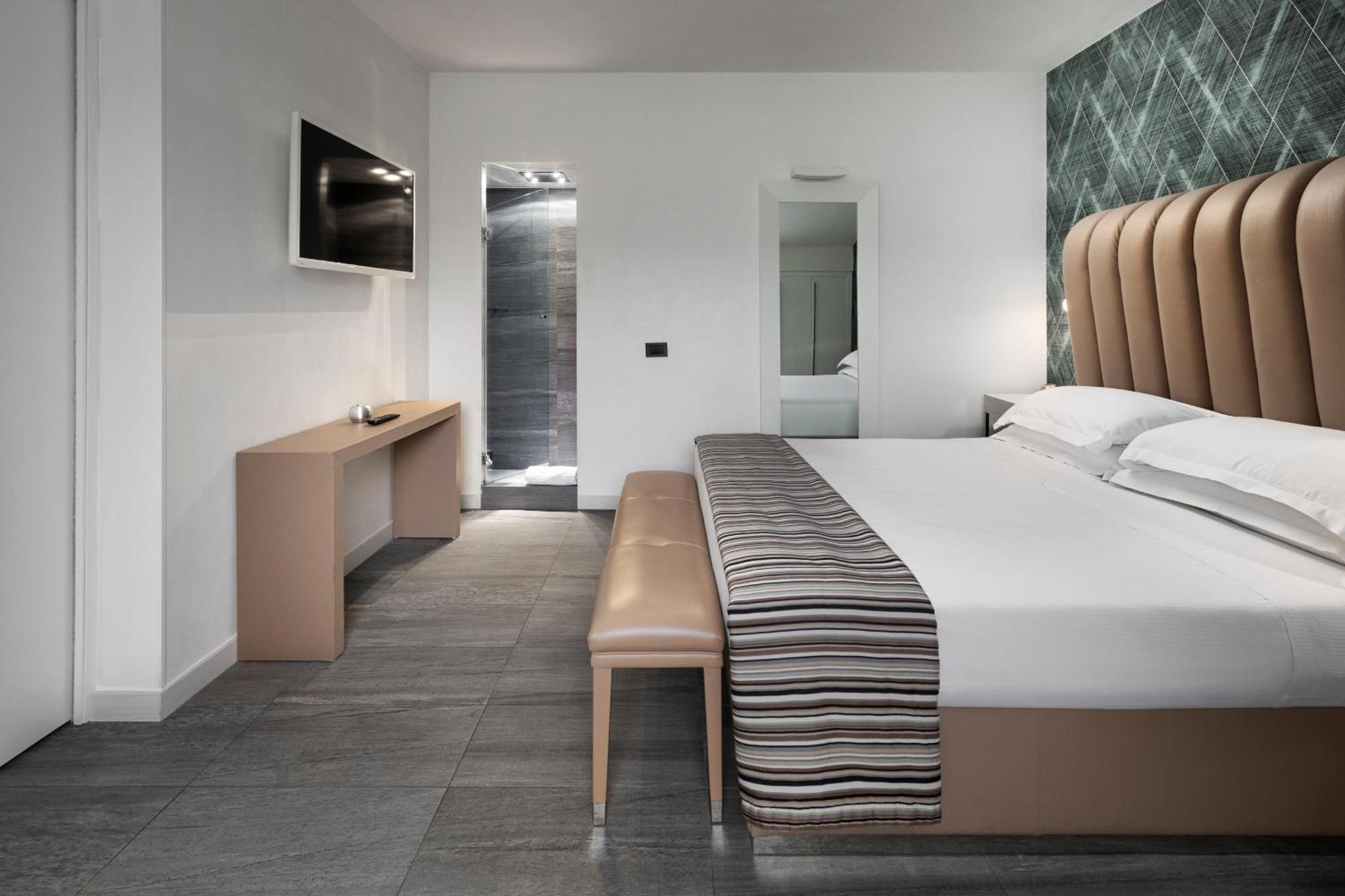 Suite Spa Access Attic