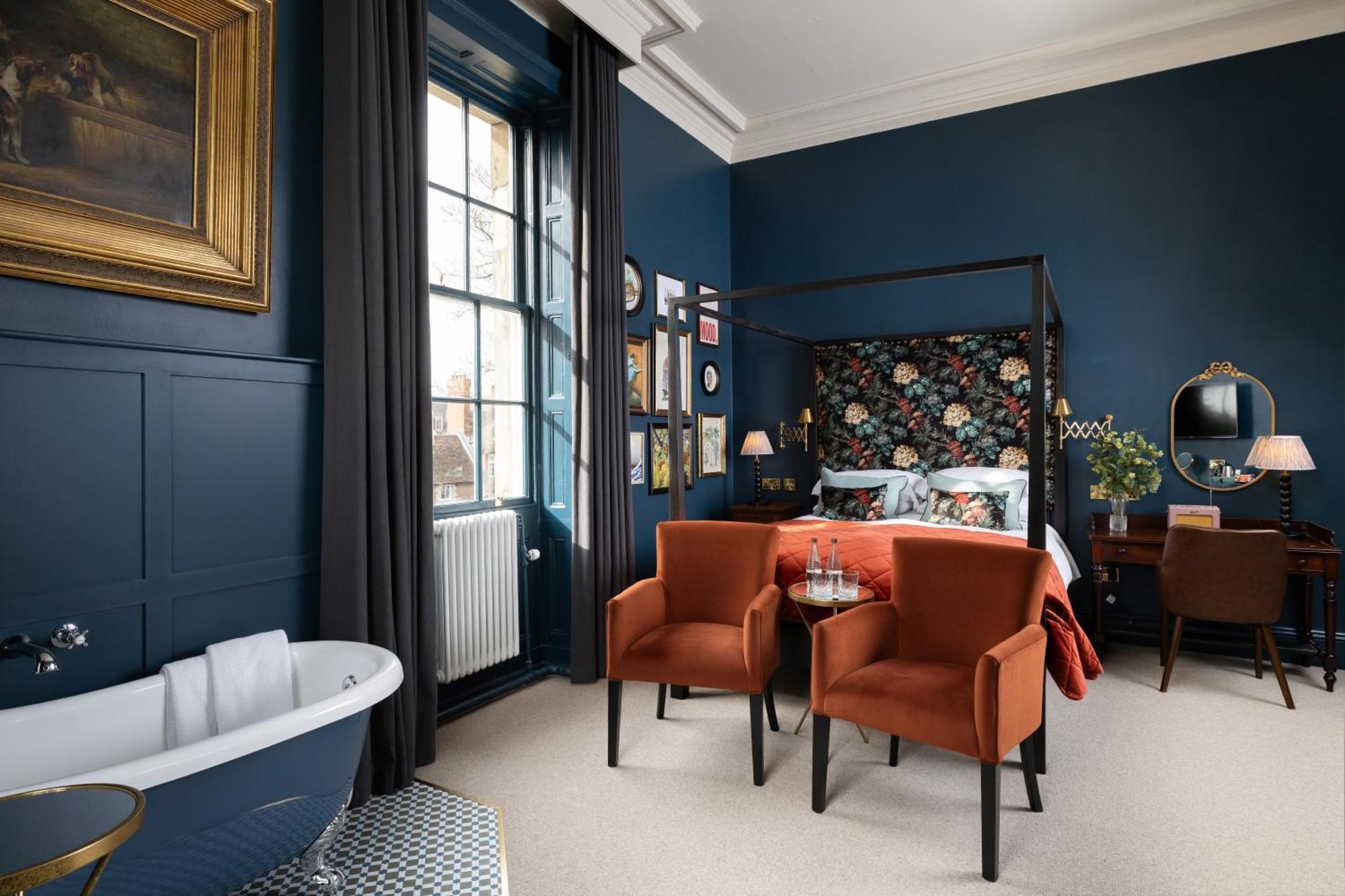 Luxury Four-Poster Room,1651164374:JPEG