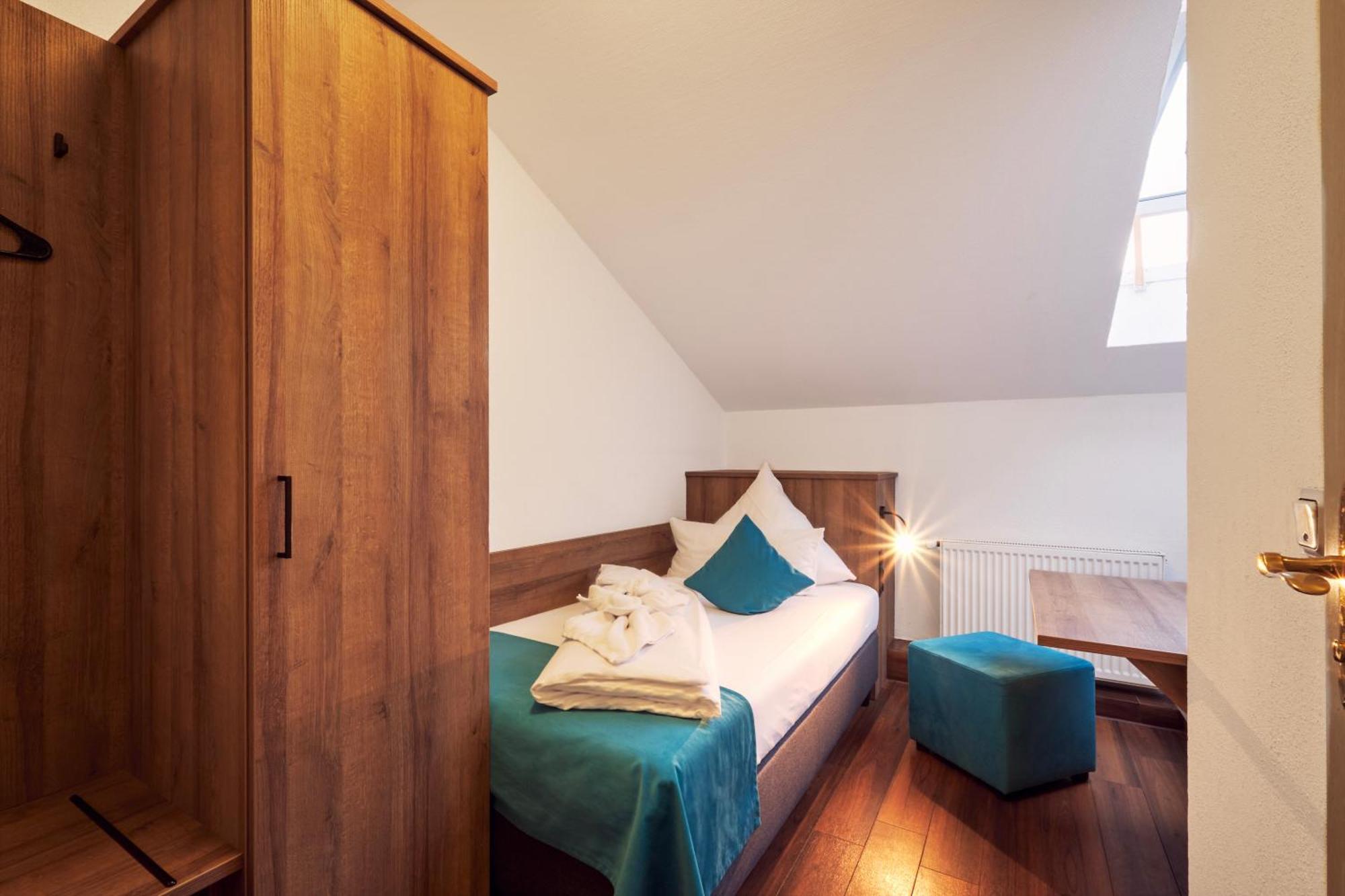 Deluxe Single Room
