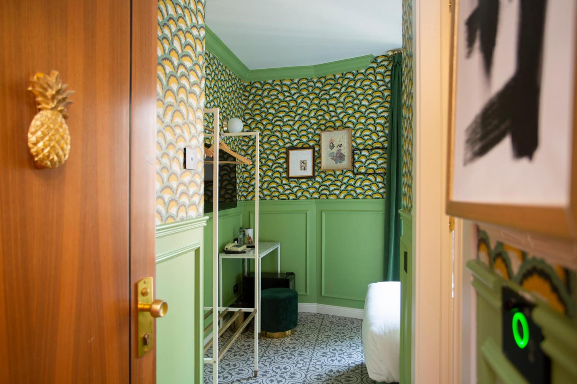Single Room,1651165736:JPEG