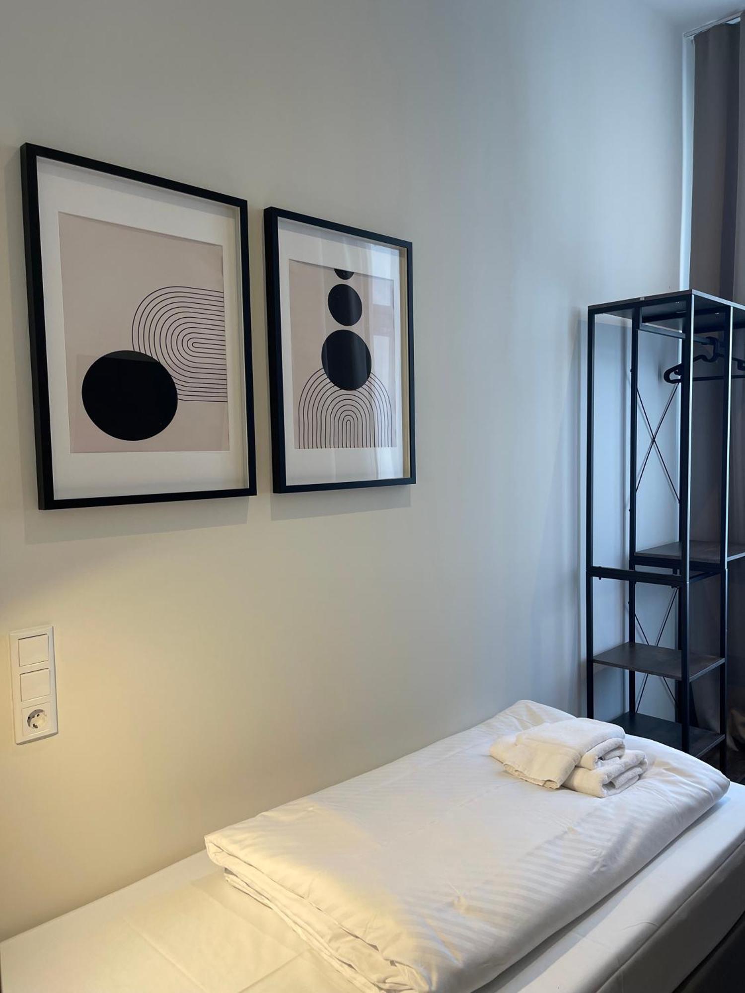 Single Room,1651166316:JPEG