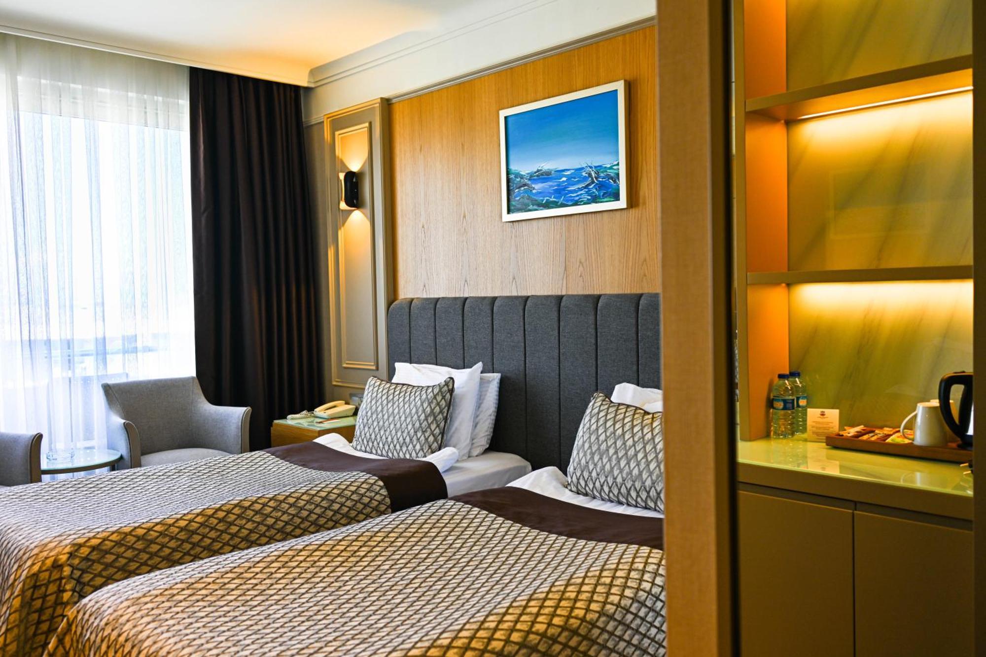 Standard Single Room Side Sea View
