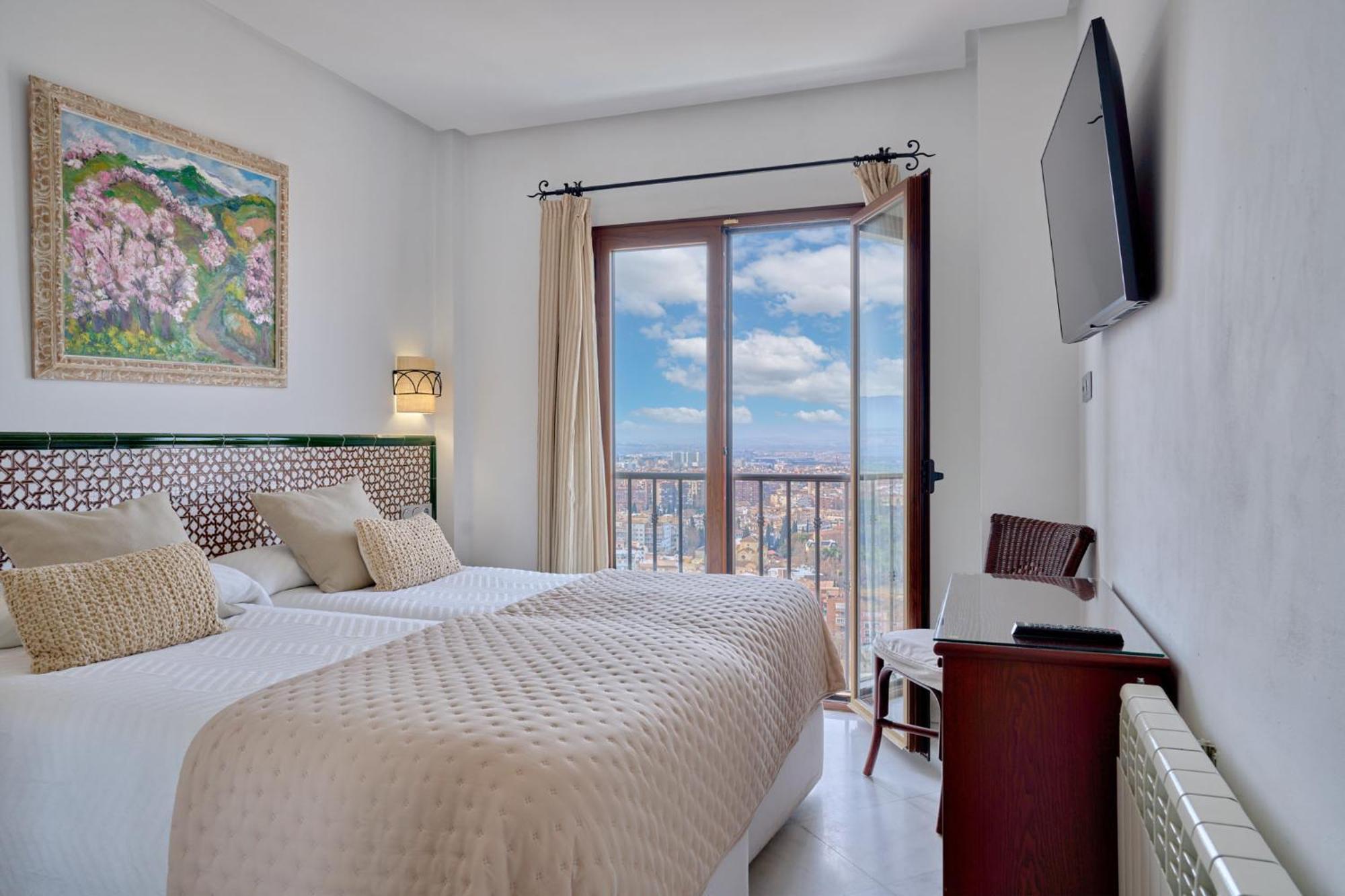 Superior Twin Room City View