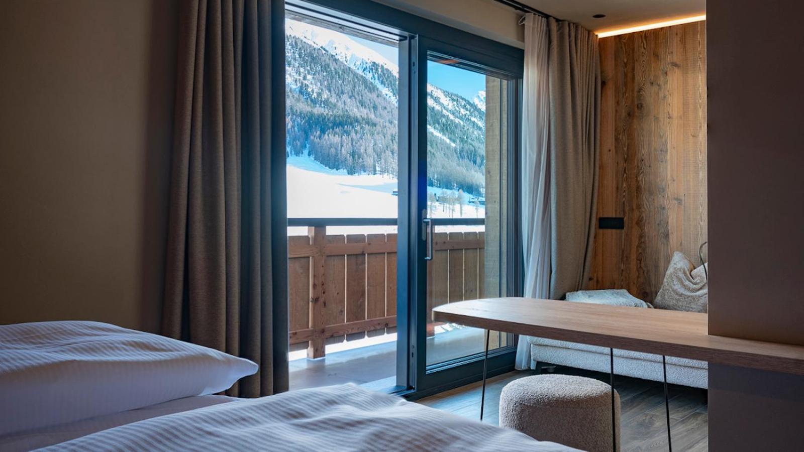 Superior Double or Twin Room Balcony Mountain View