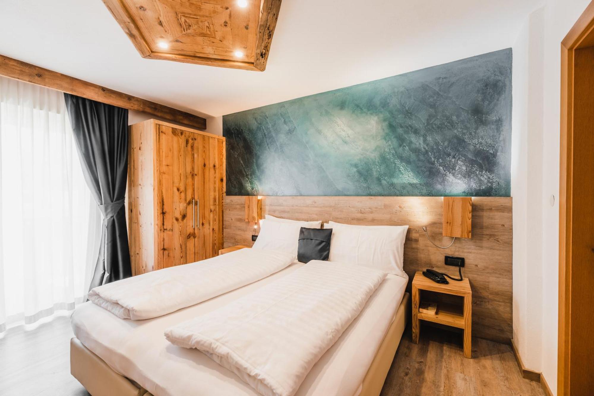 Double or Twin Room Mountain View