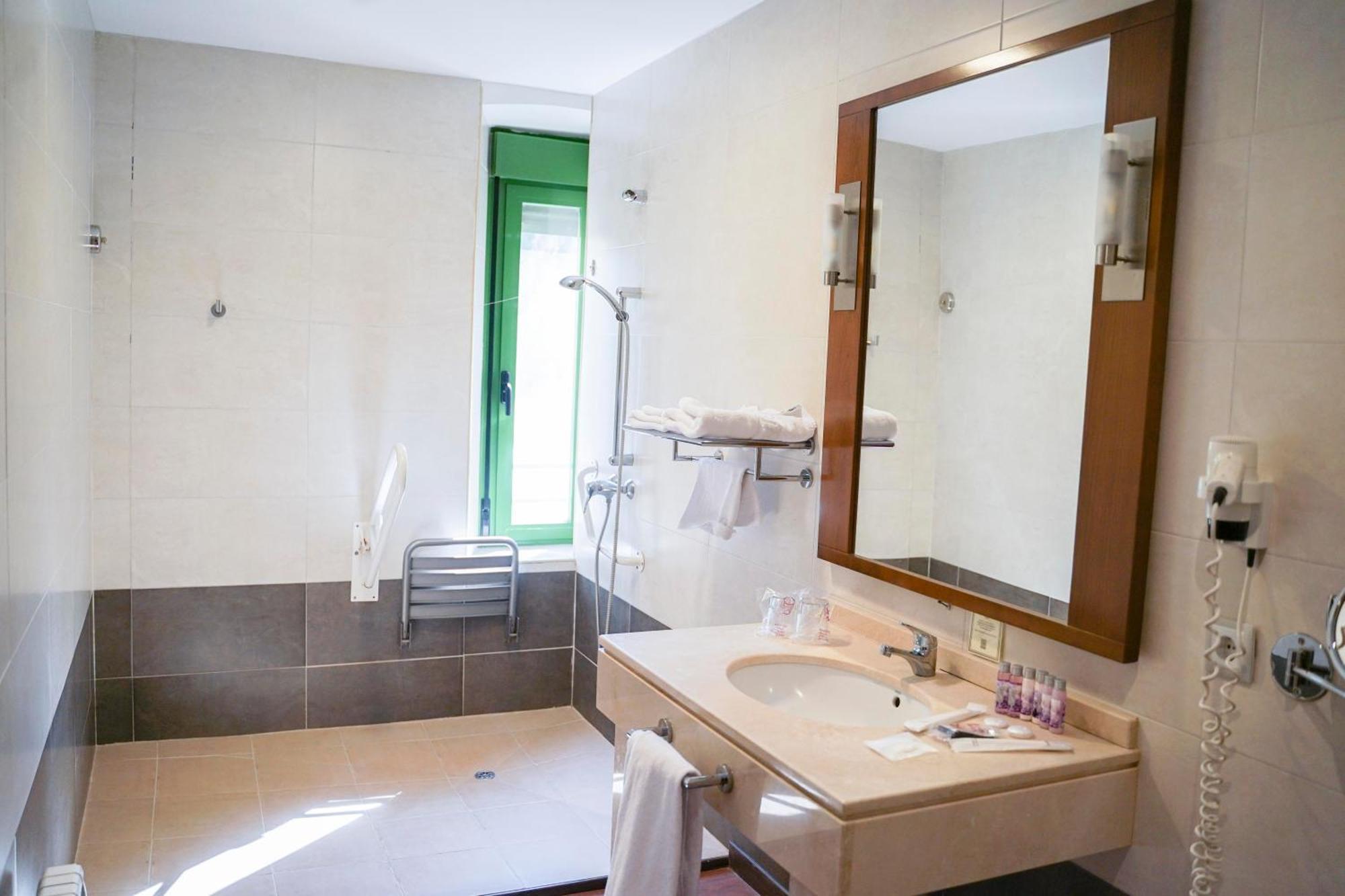 Double Room - Disability Access,1651176047:JPEG