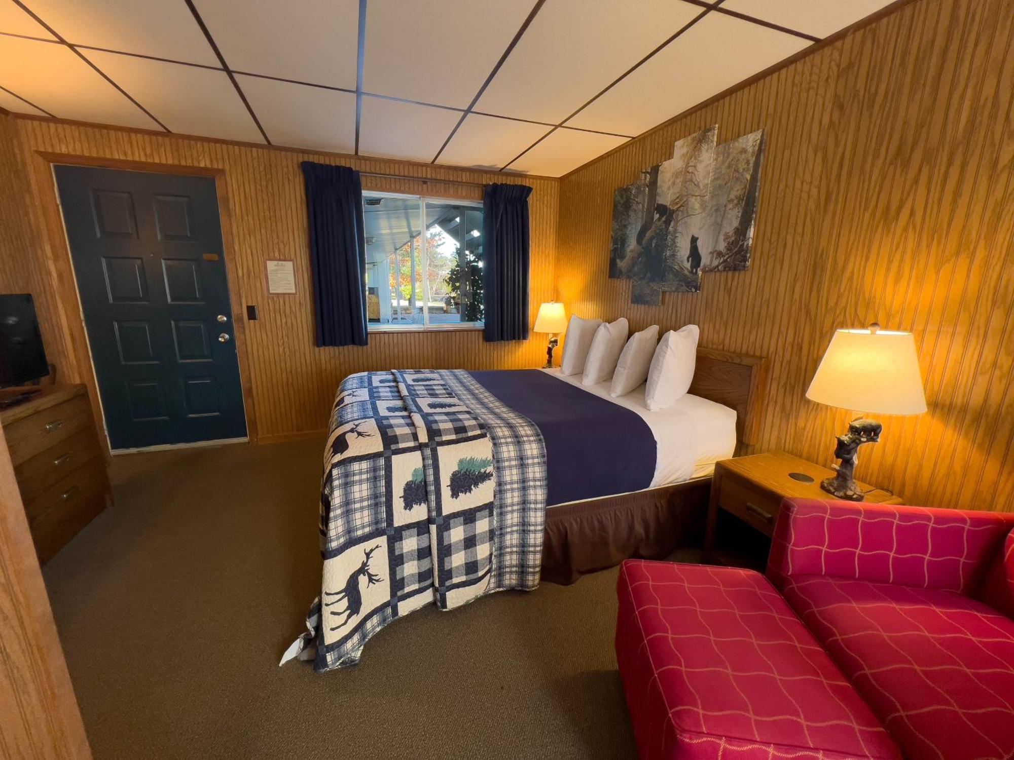 Queen Room Garden View