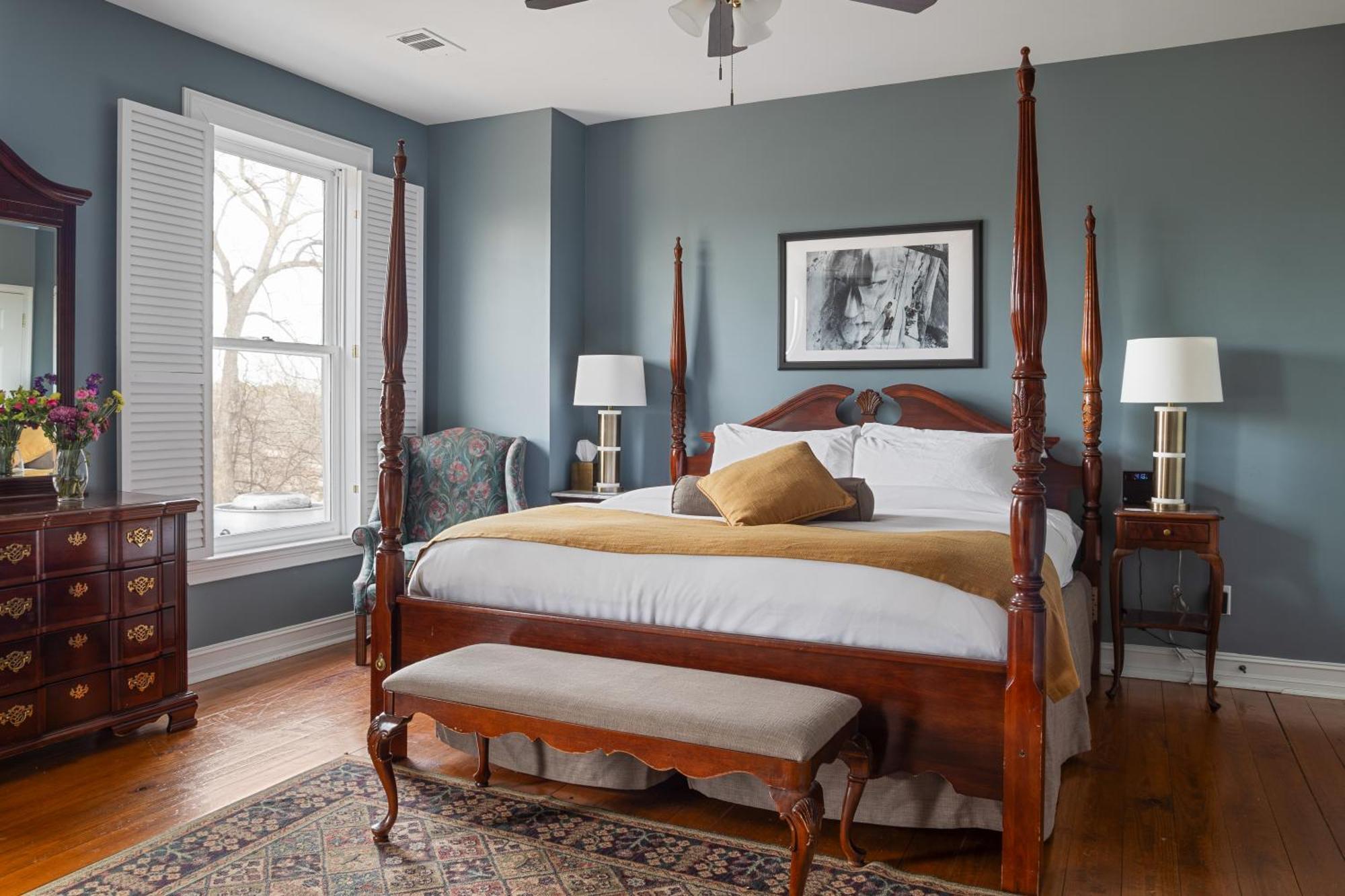 King Room with Spa Bath