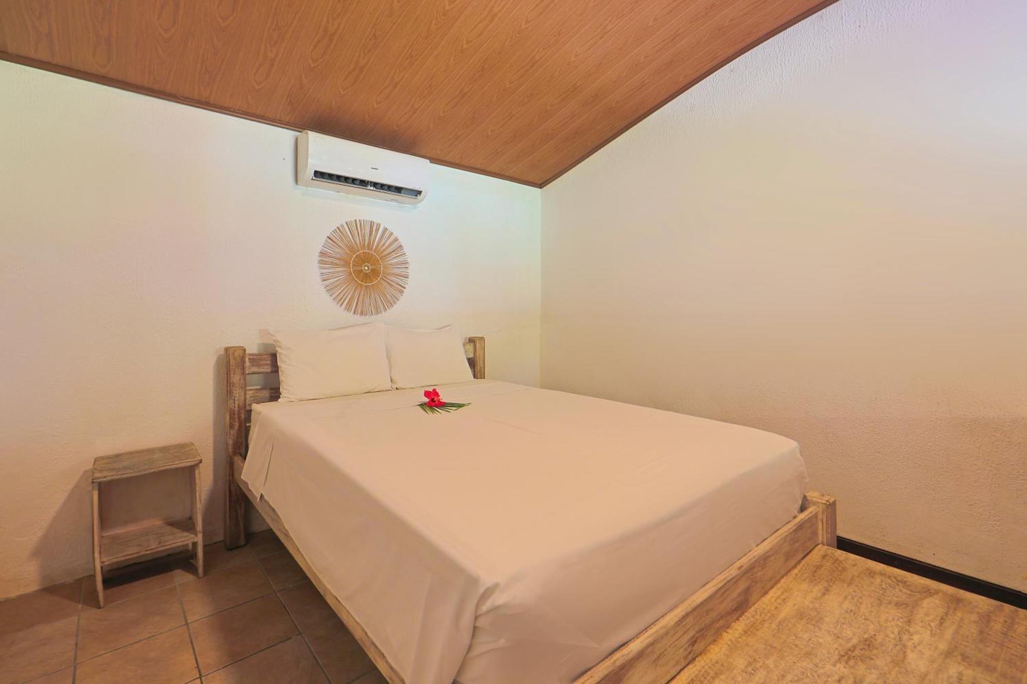 Room Lateral Sea