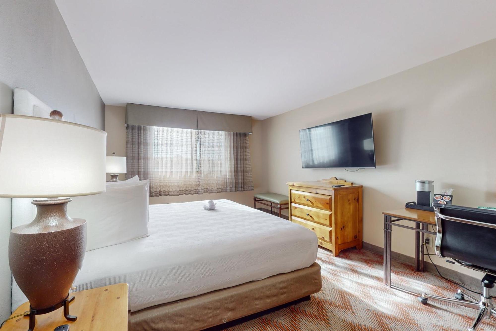 King Room,1651729894:JPEG