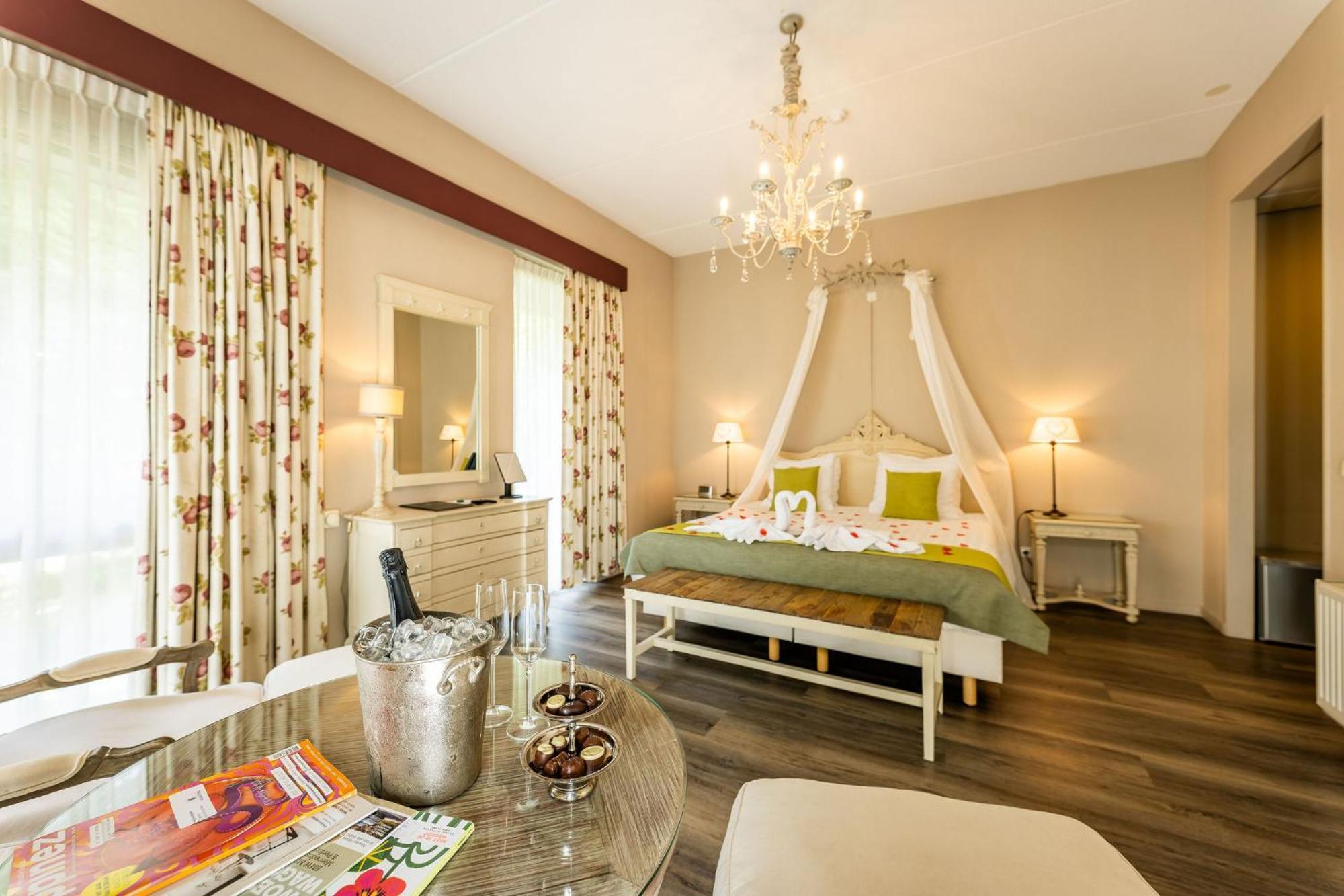 Honeymoon Suite,1651733565:JPEG