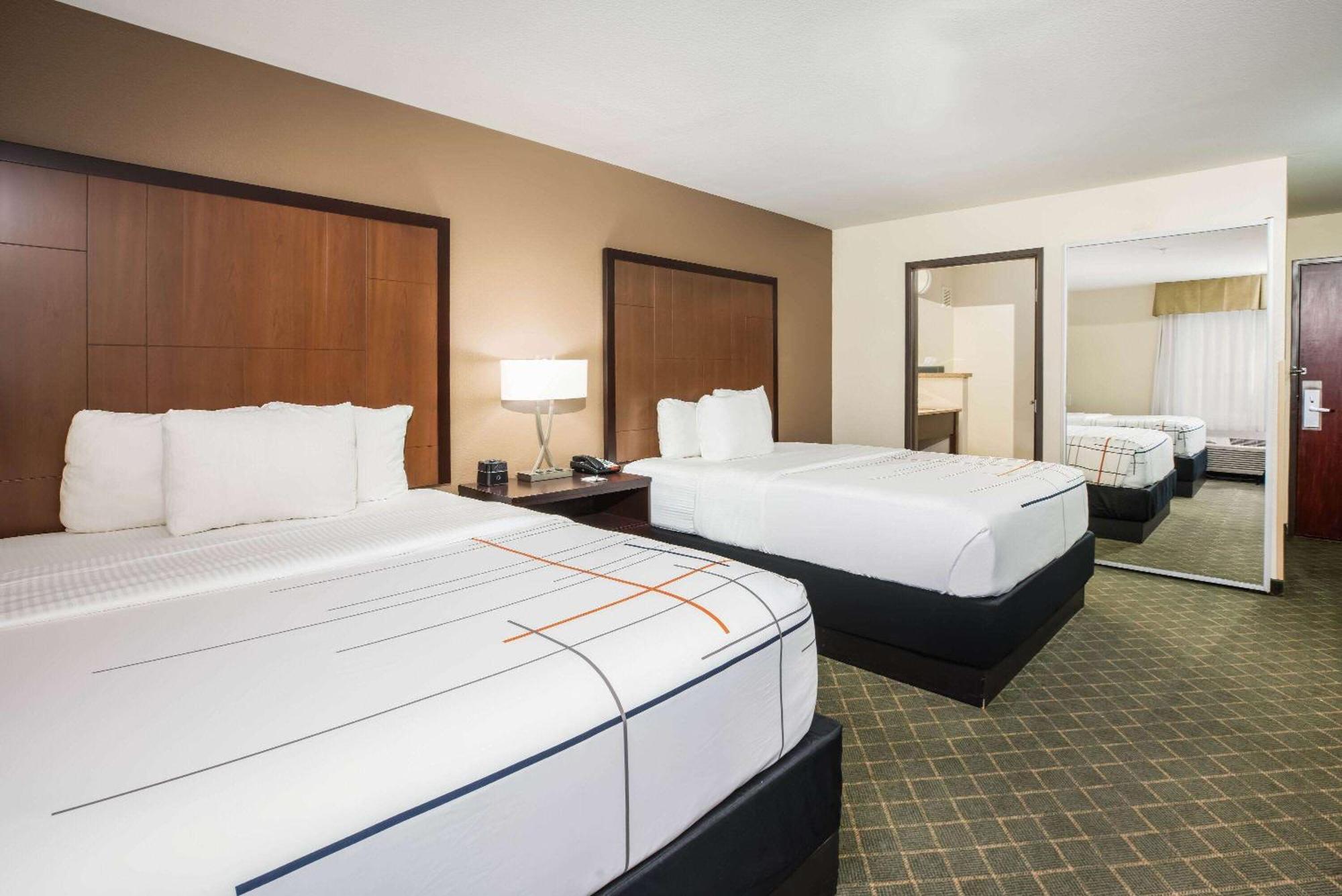 Deluxe Queen Room Two Queen Beds