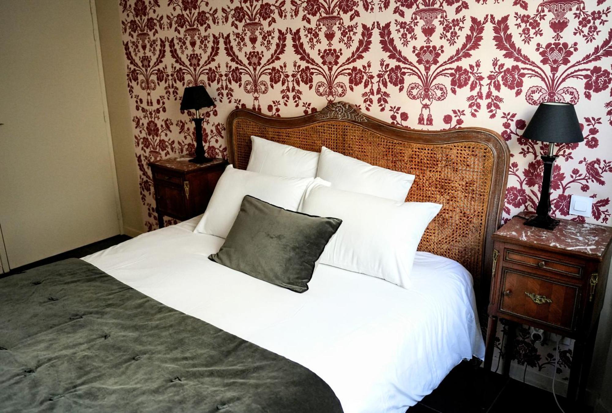 Double Room,1651739735:JPEG