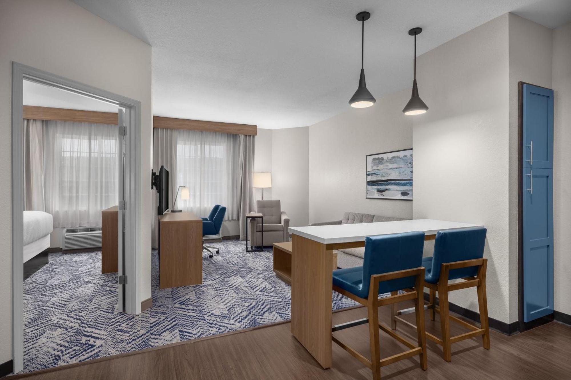 One-Bedroom King Suite,1651742362:JPEG