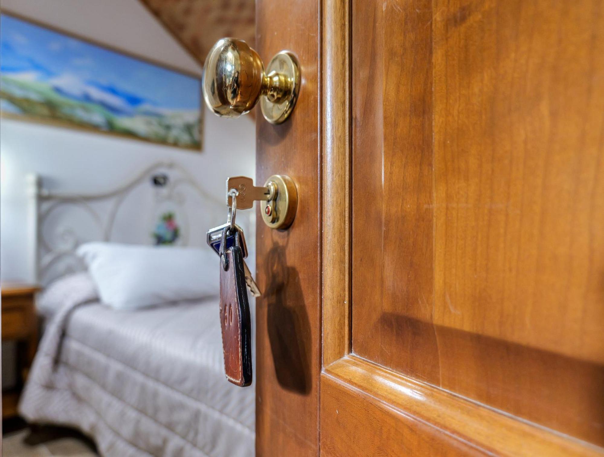 Double Room,1651761141:JPEG