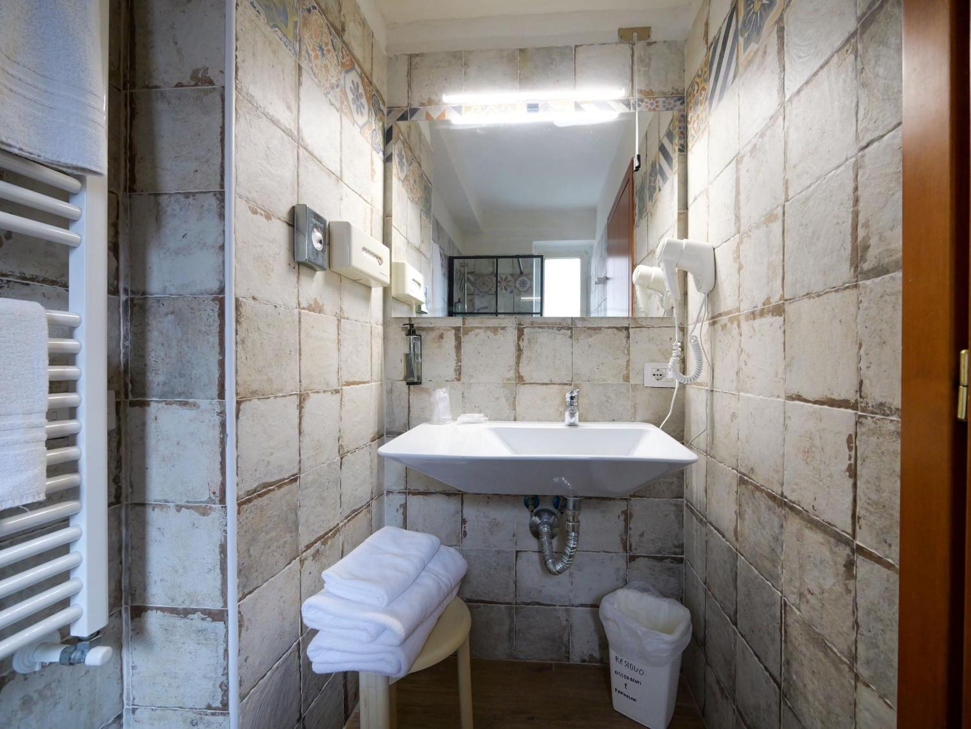 Classic Triple Room,1651761159:JPEG