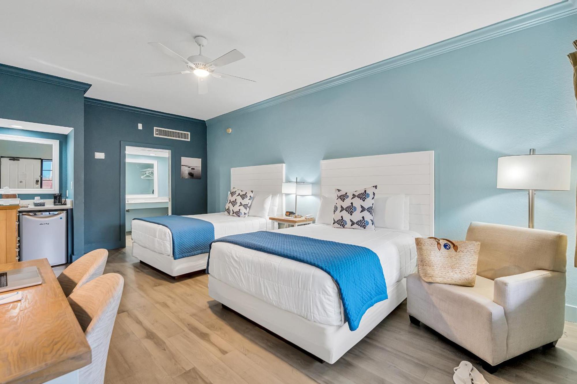 Standard Queen Room