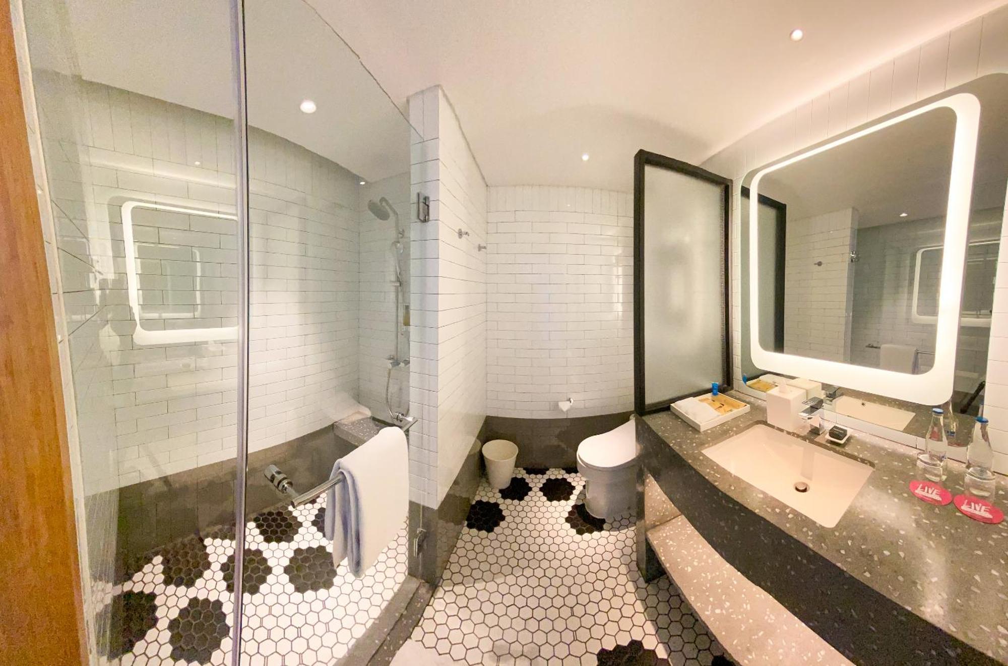 Aloft King Room