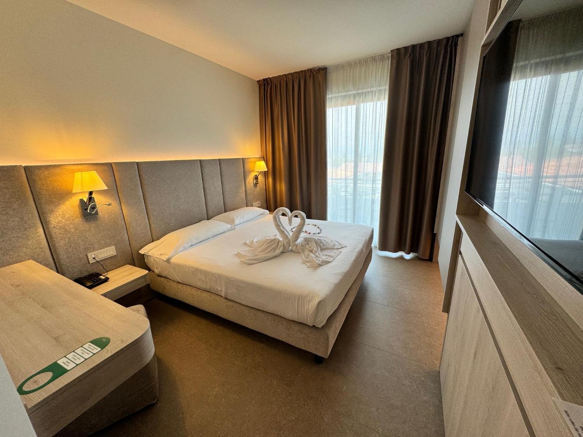 Superior New Style Double Room,1652746070:JPEG