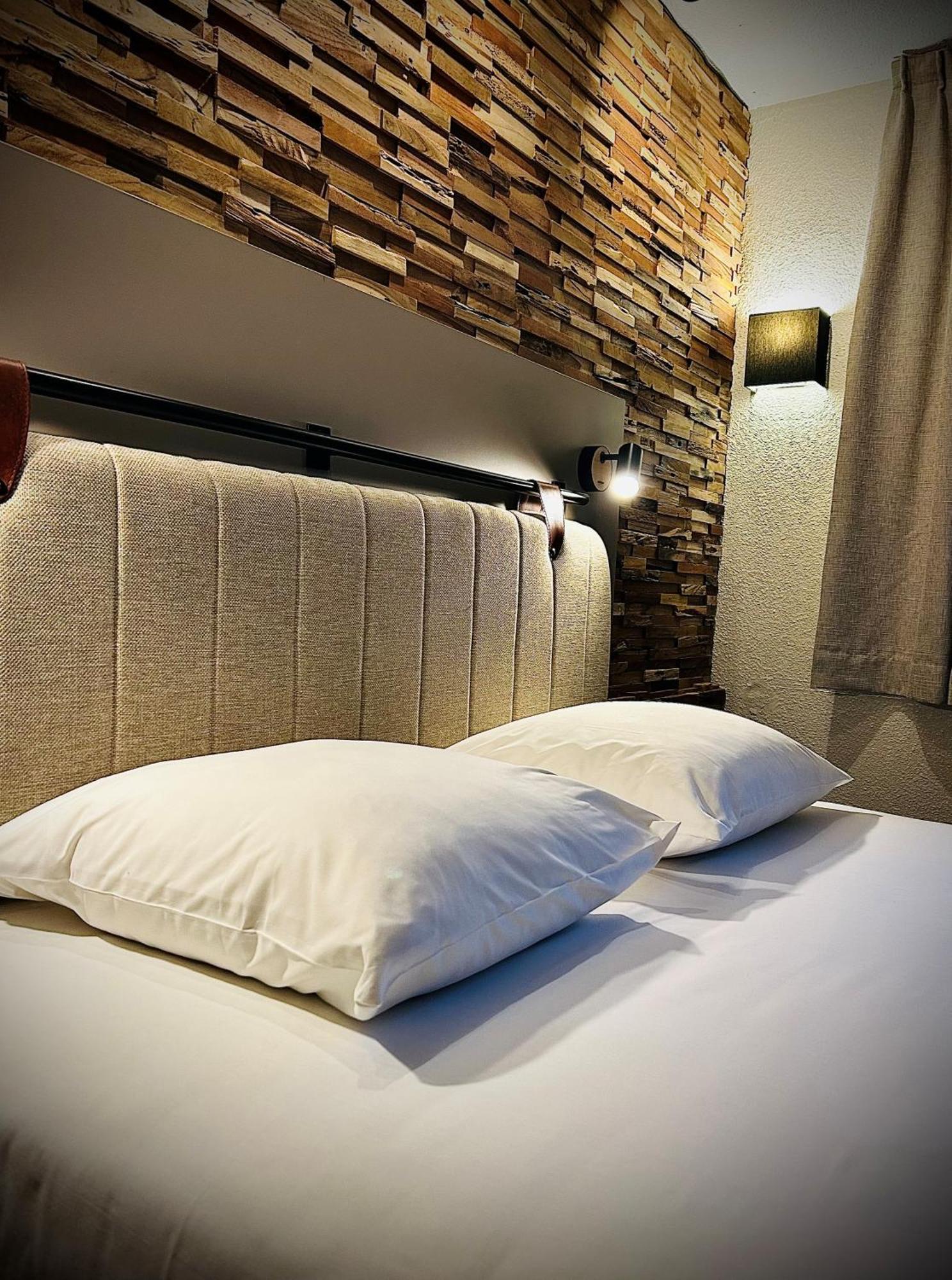 Standard Double Room Queen Bed