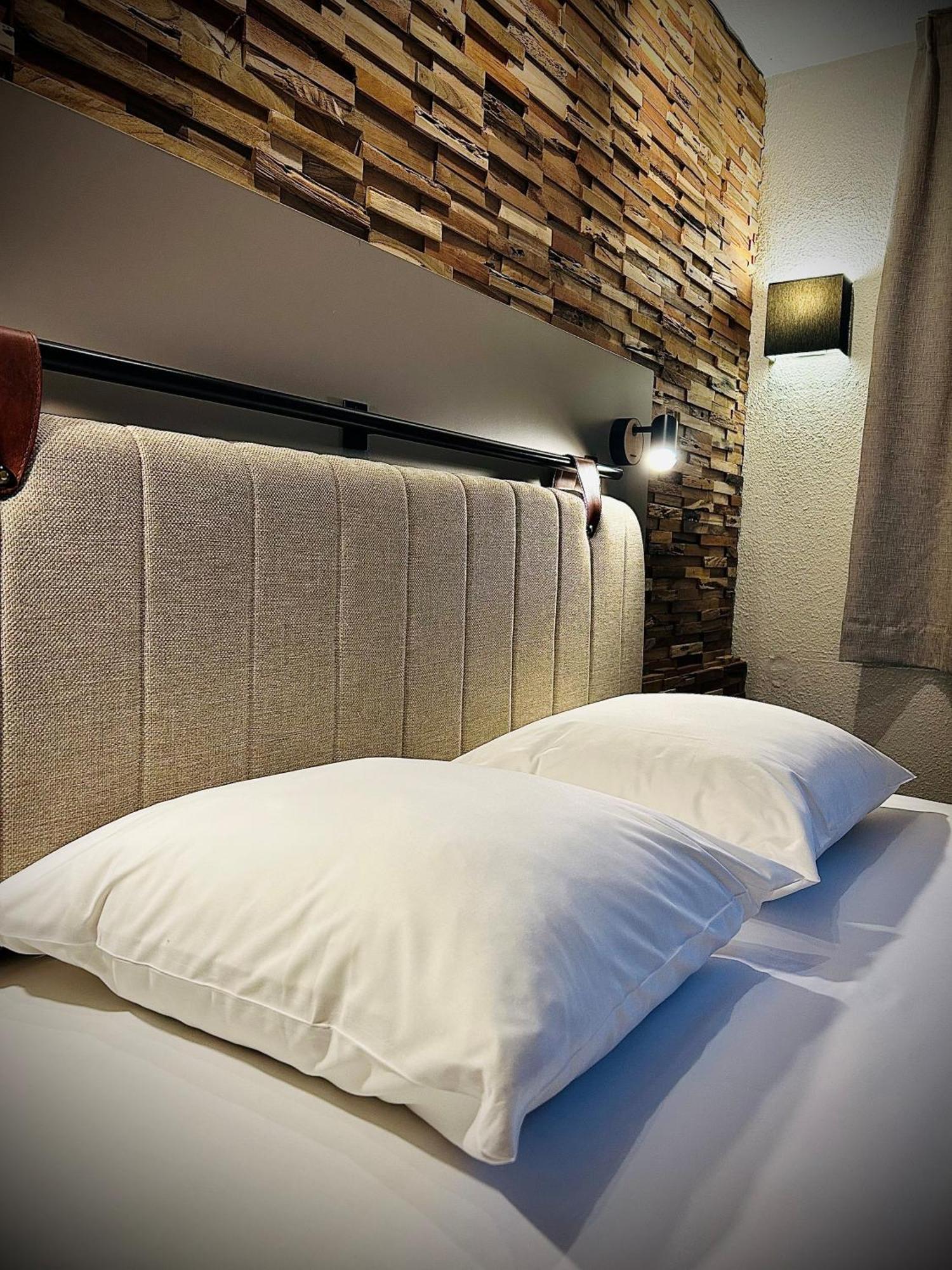 Standard Double Room Queen Bed