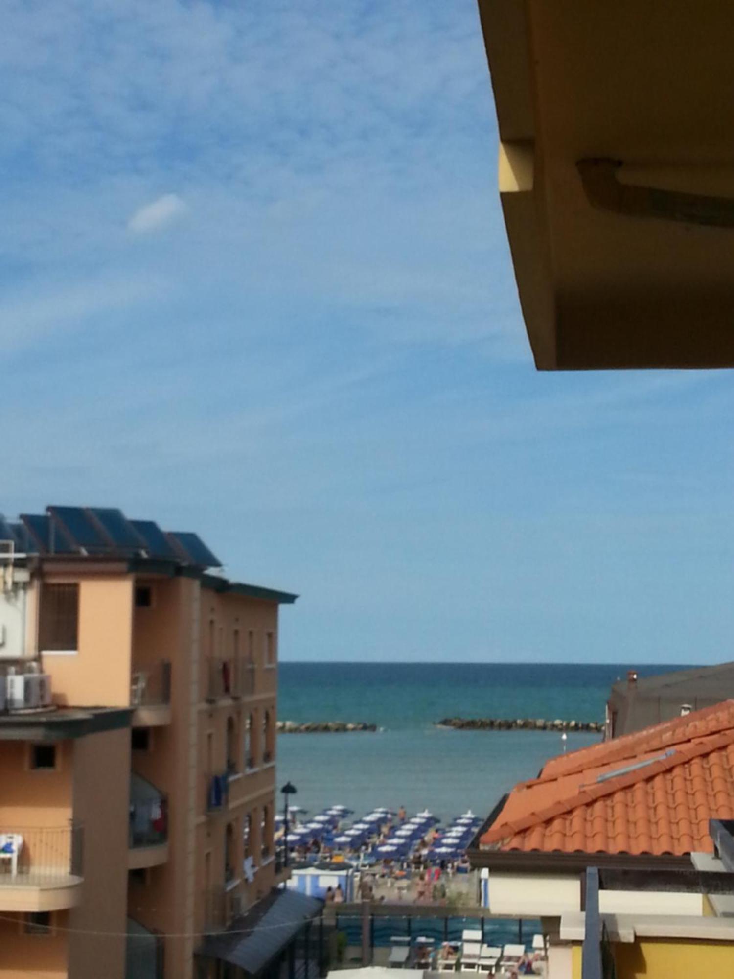 Double or Twin Room Sea View