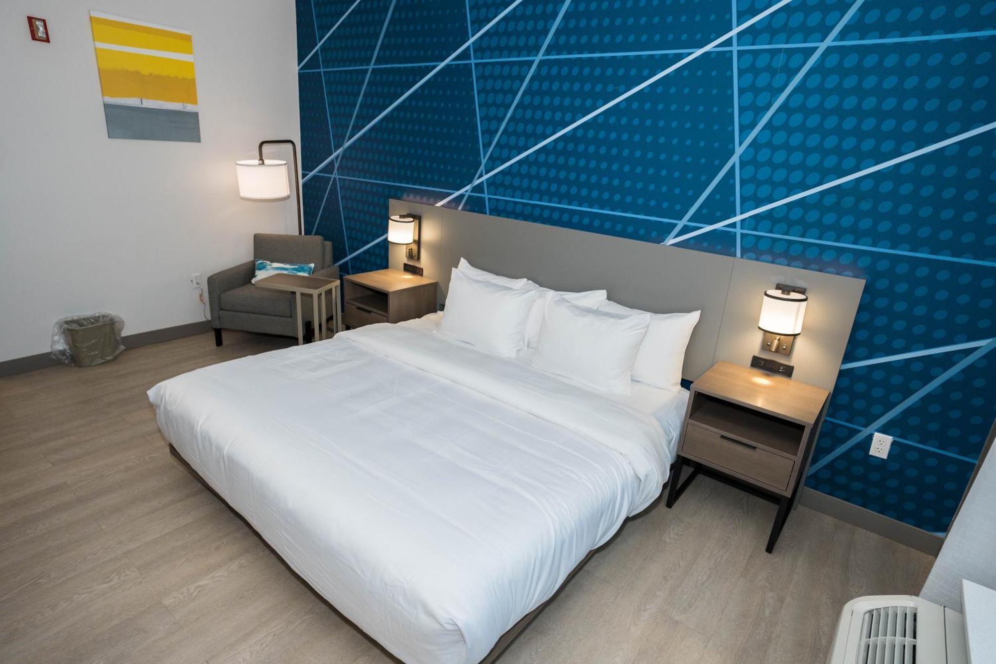 Accessible King Room ADA Roll Shower