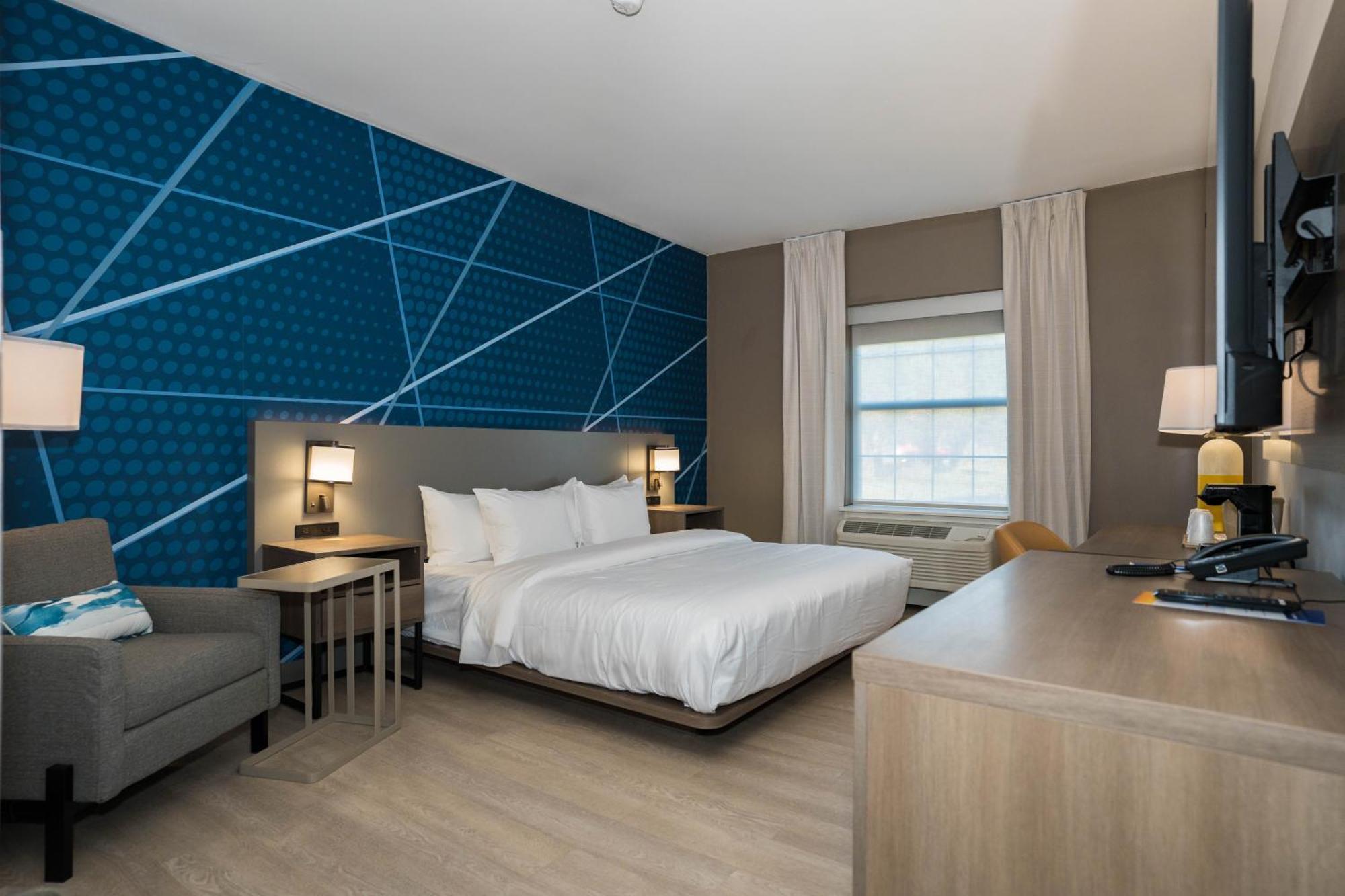 Accessible King Room ADA Roll Shower