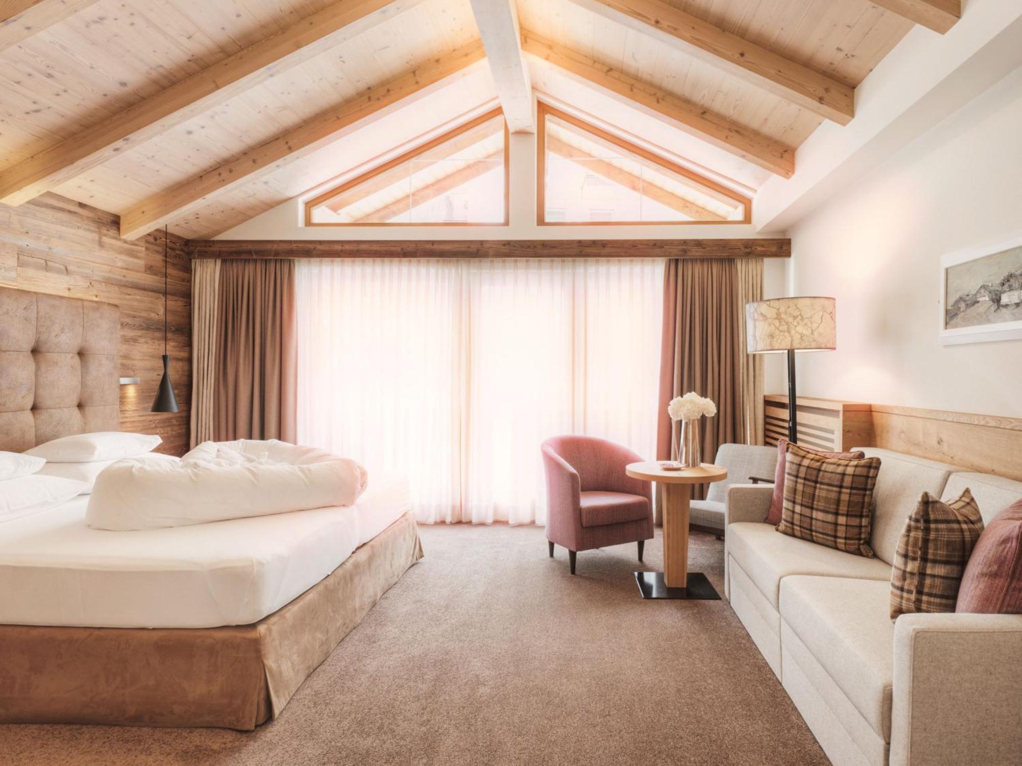 Deluxe Junior Suite,1652769637:JPEG