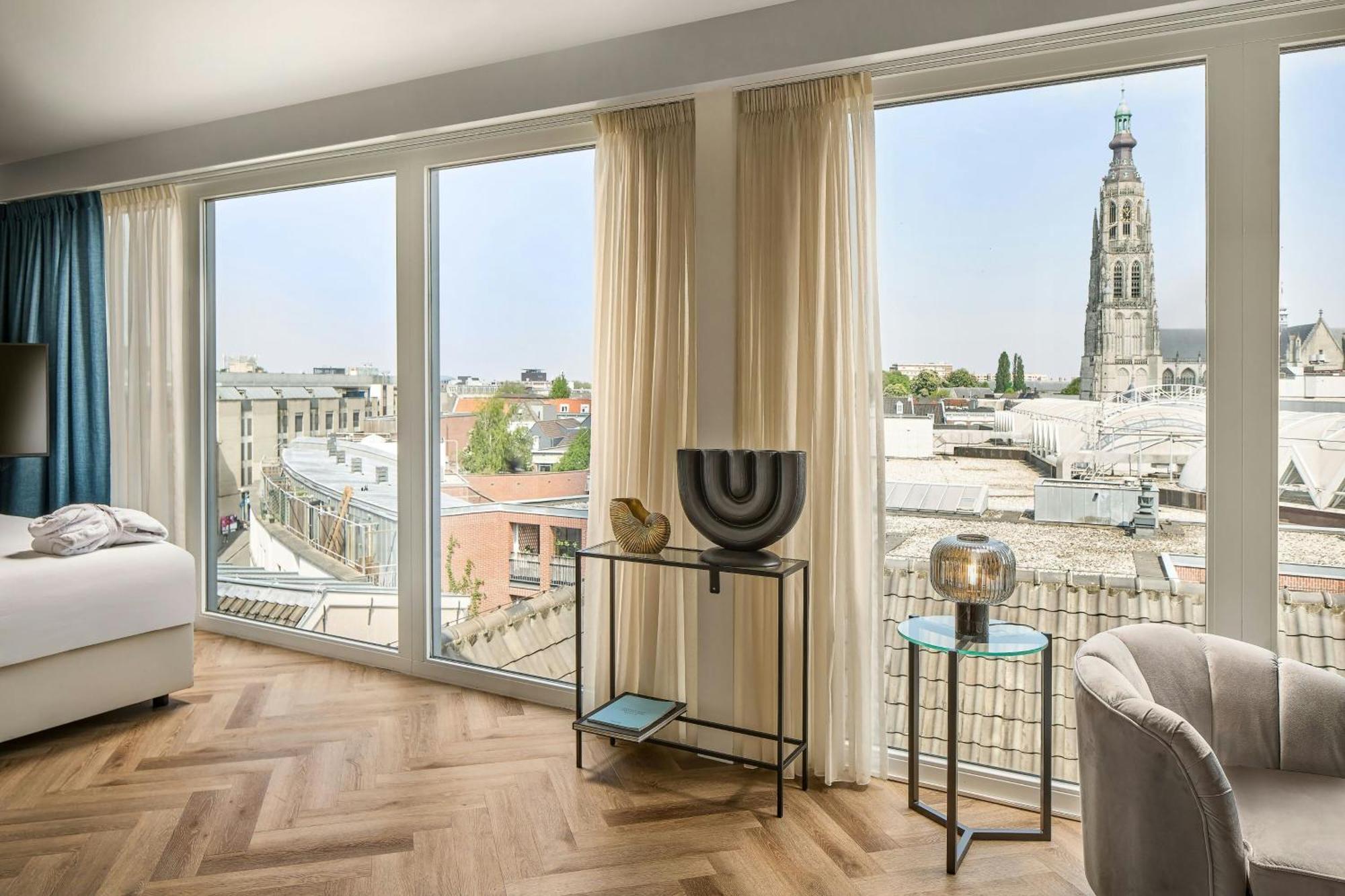 Panoramic King Suite High Floor