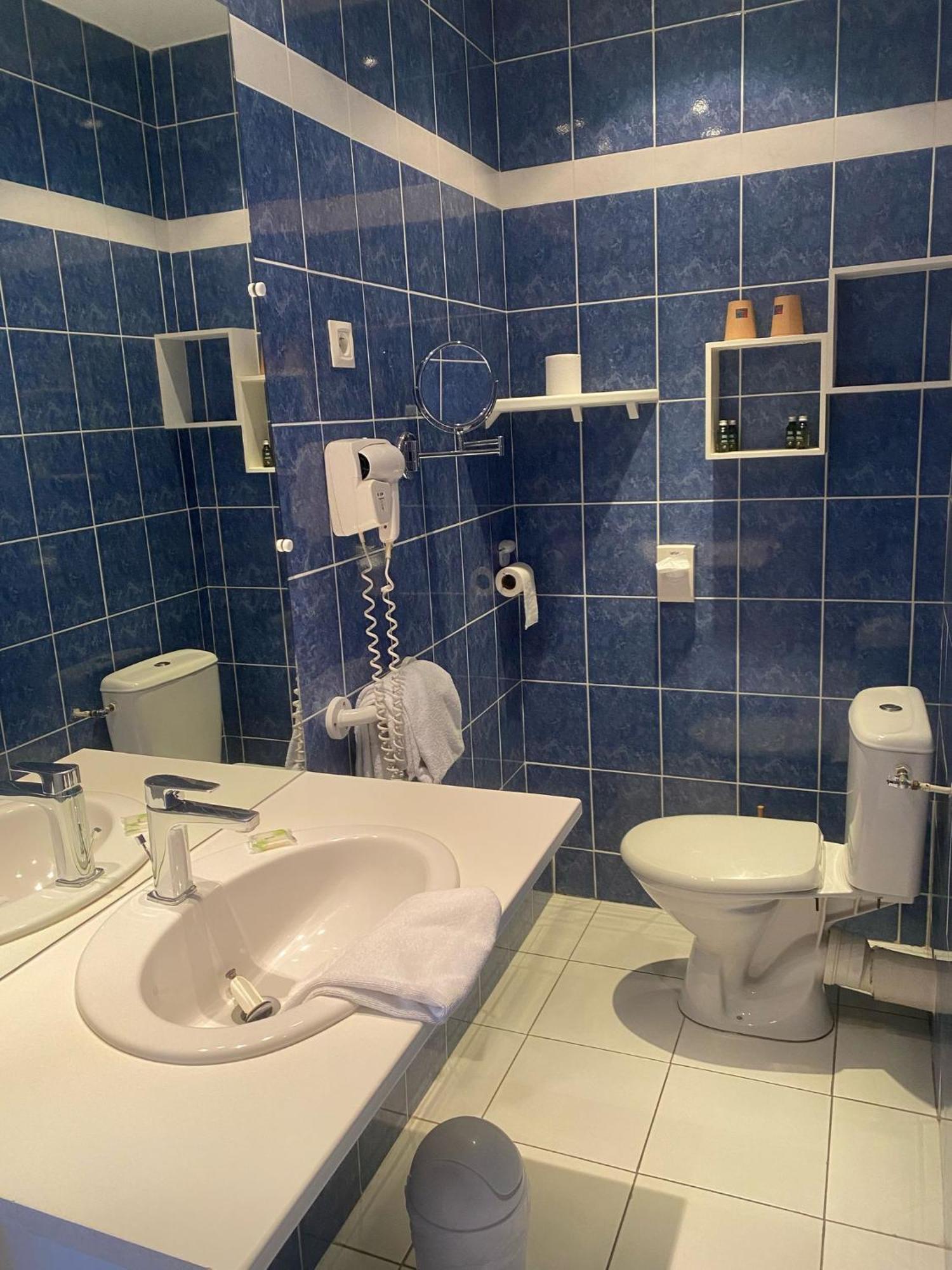Twin Room Private Bathroom