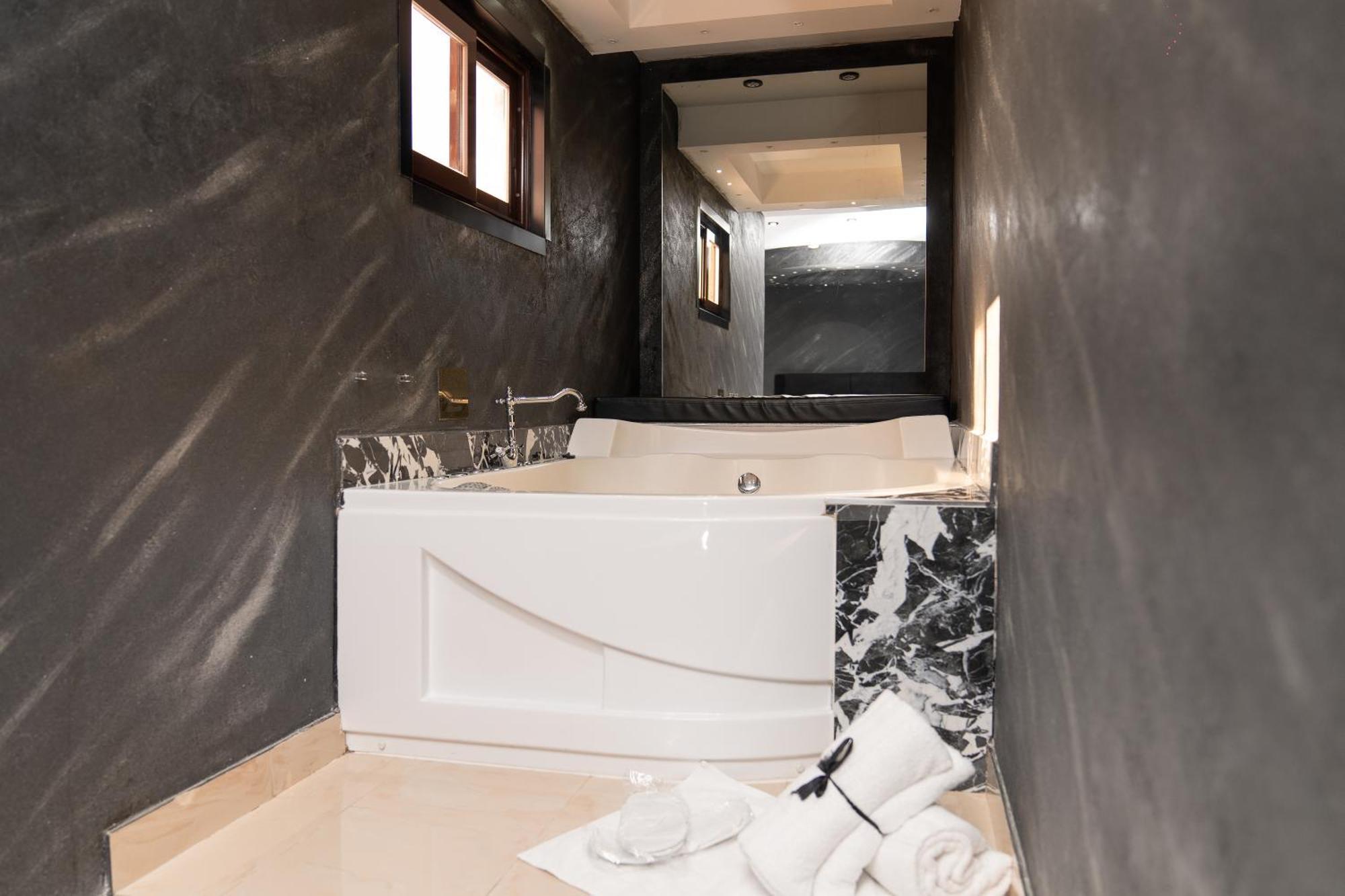 Suite Spa Bath