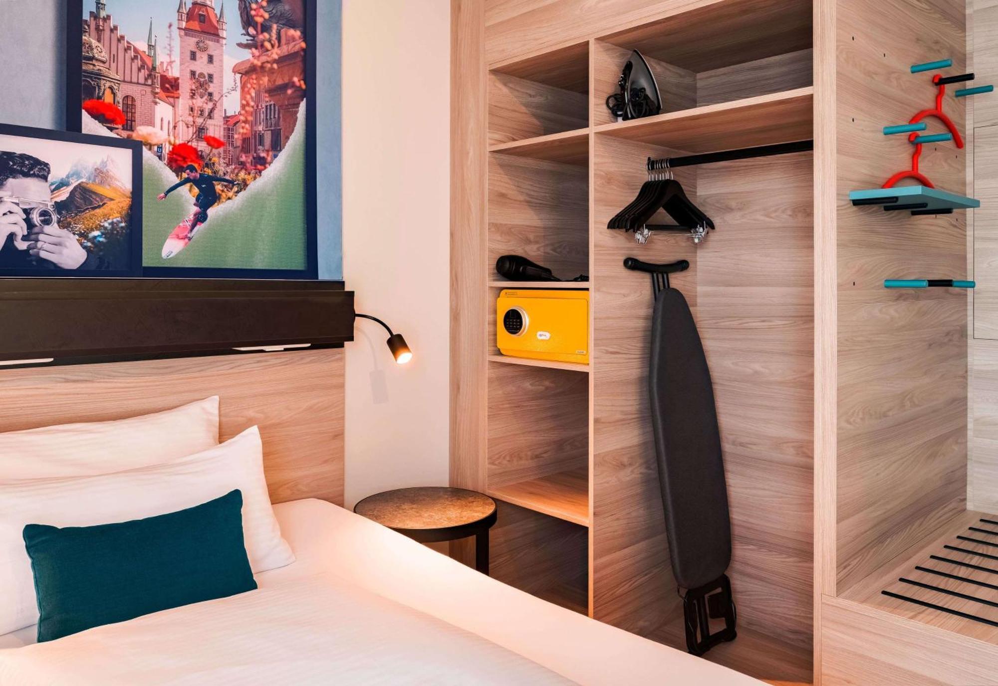 Premium Room One Queen Bed