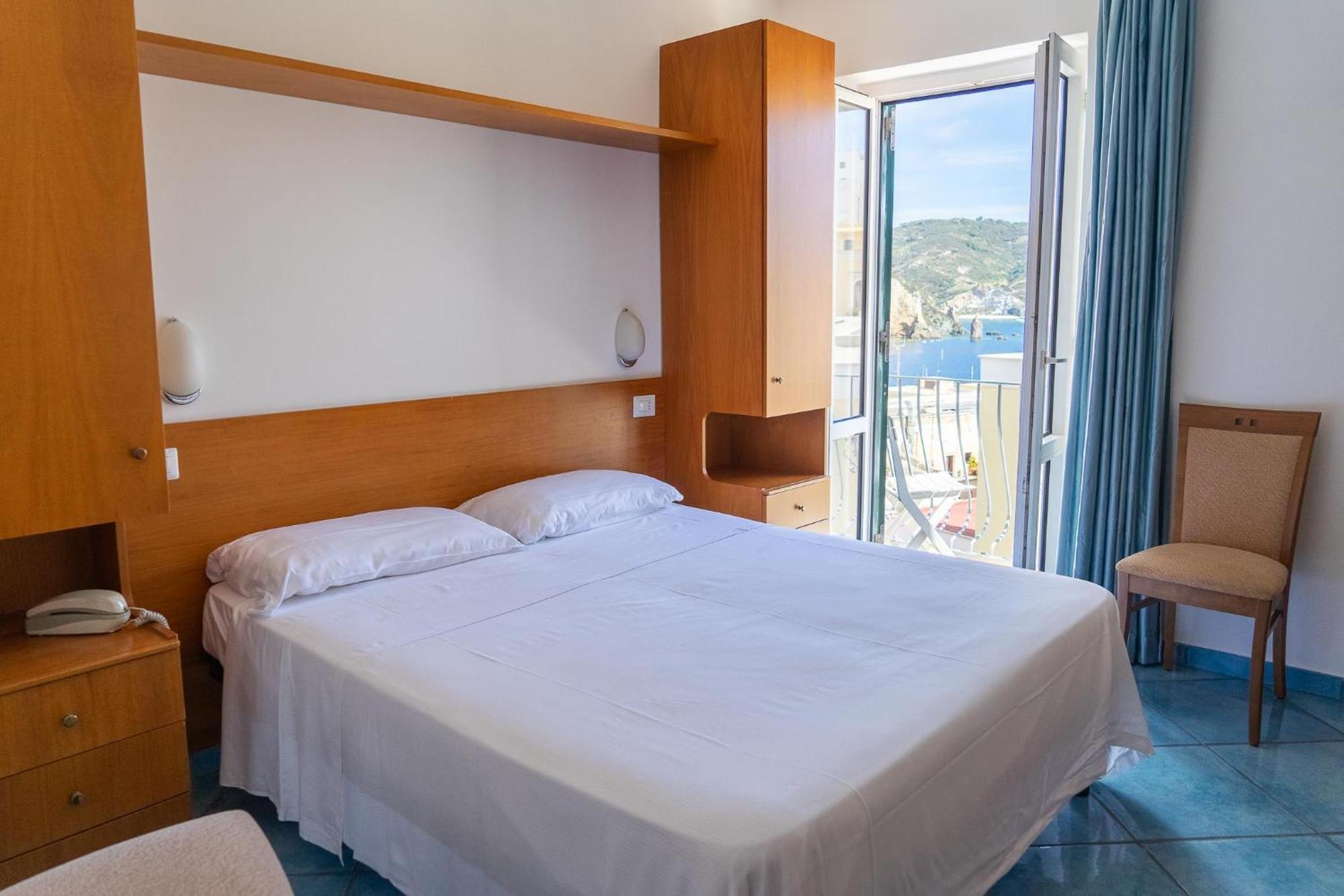 Double or Twin Room Harbour View,1652794532:JPEG