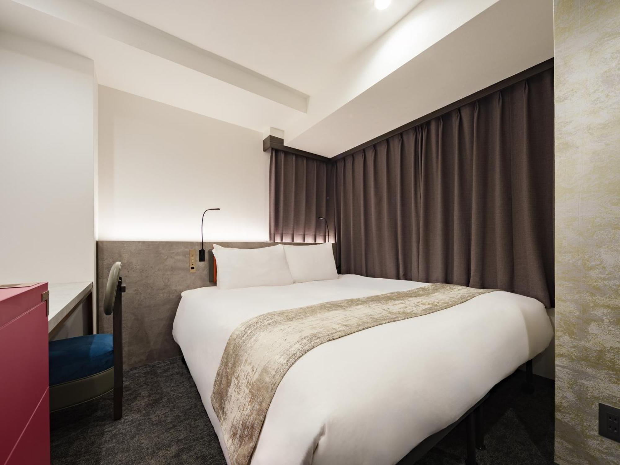 Corner King Room
