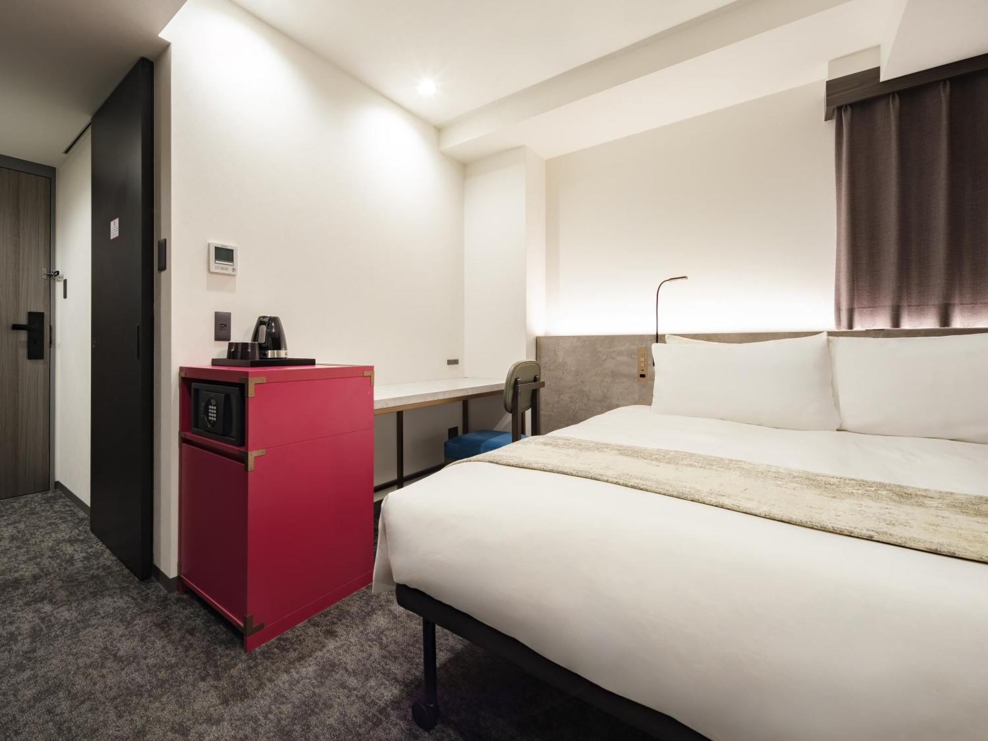 Corner King Room