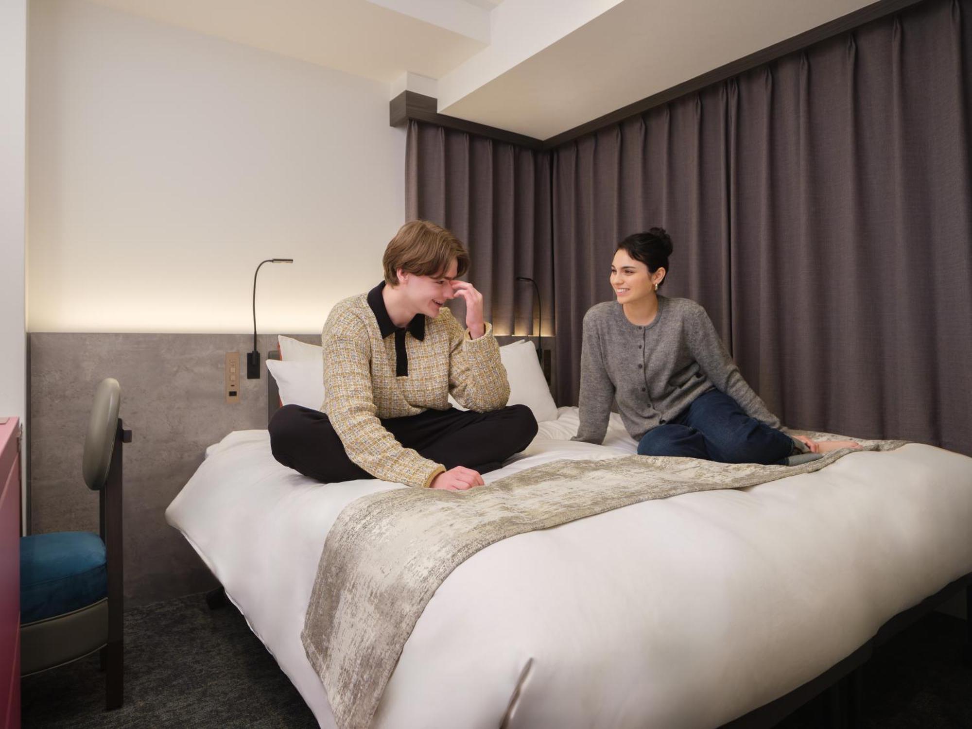 Corner King Room